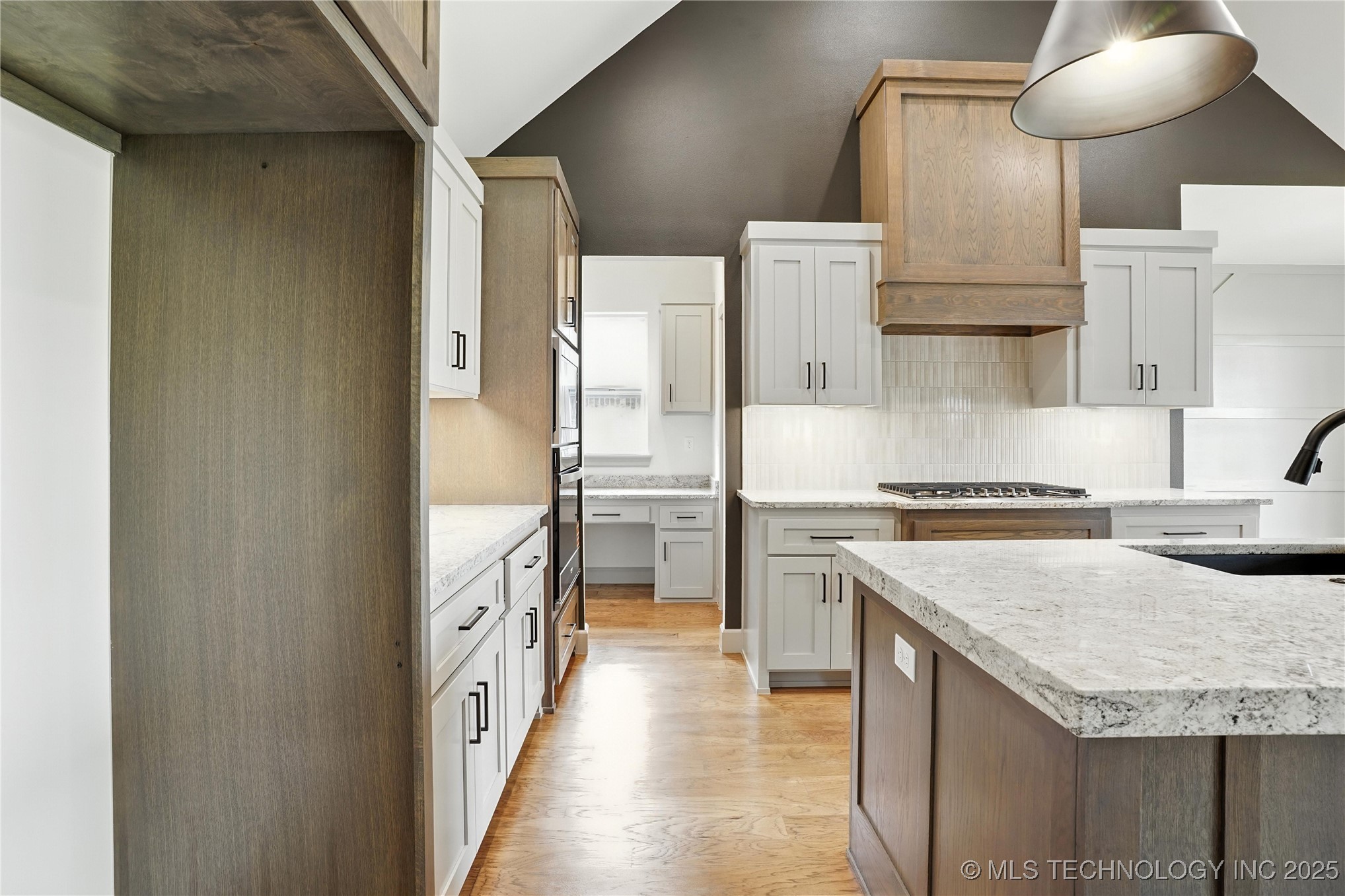 13656 S 21st Street E Property Photo 10