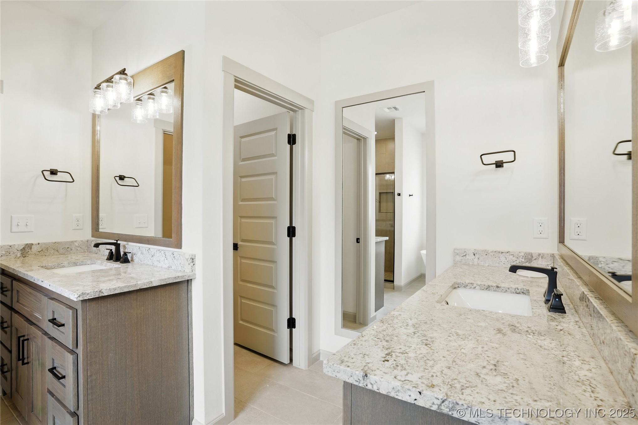 13656 S 21st Street E Property Photo 22