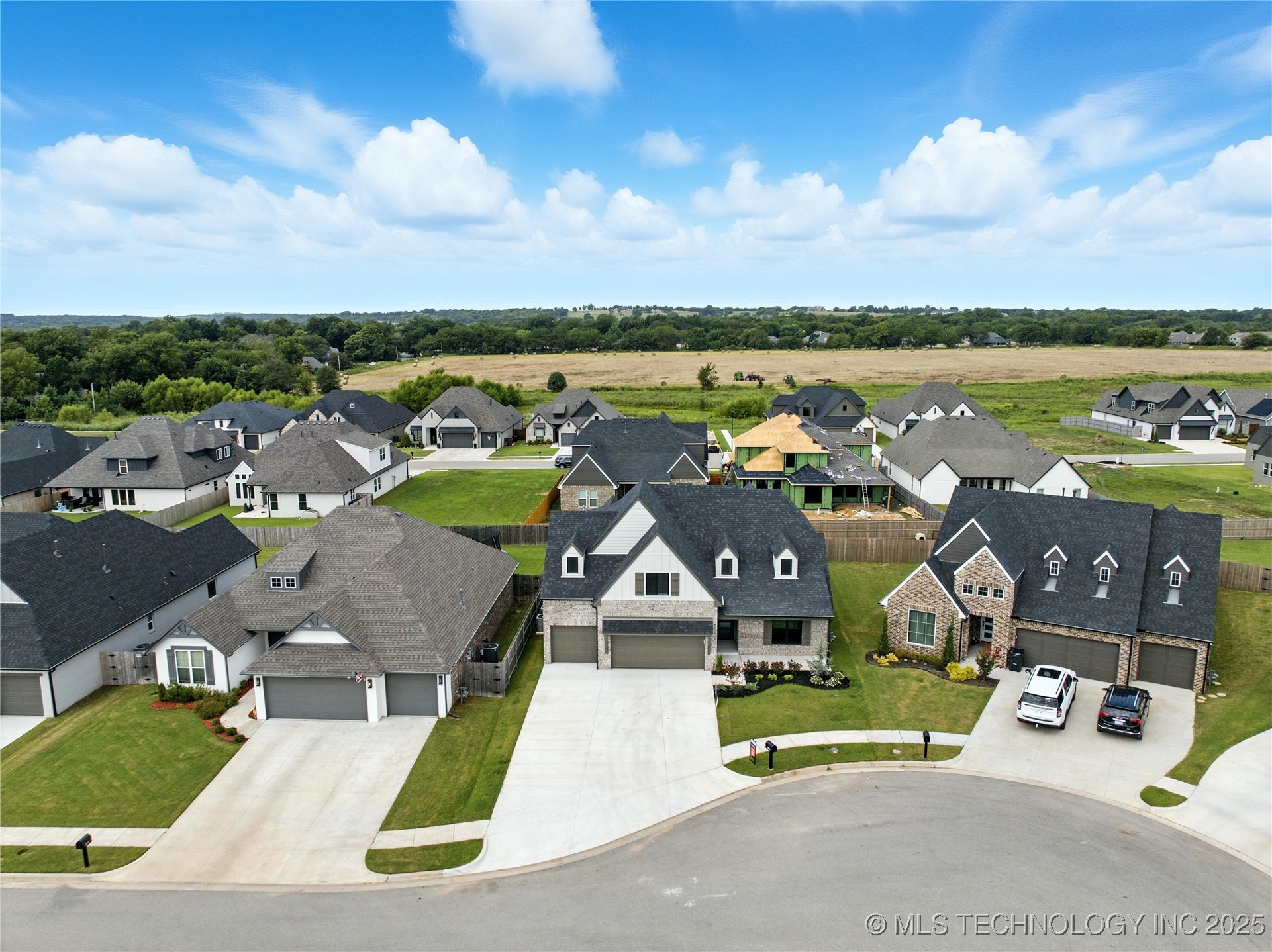 13656 S 21st Street E Property Photo 52