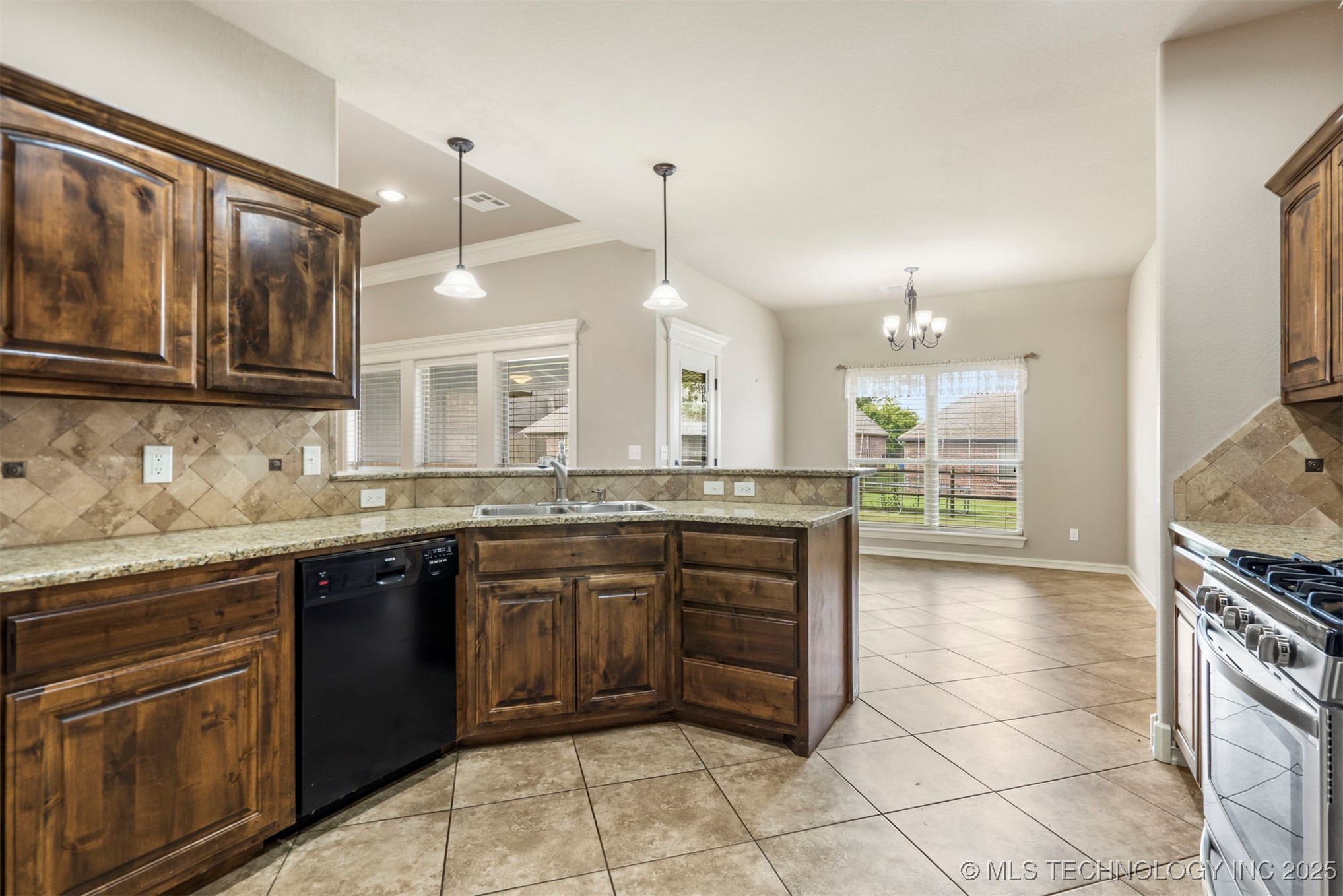 9408 N 96th East Avenue Property Photo 20