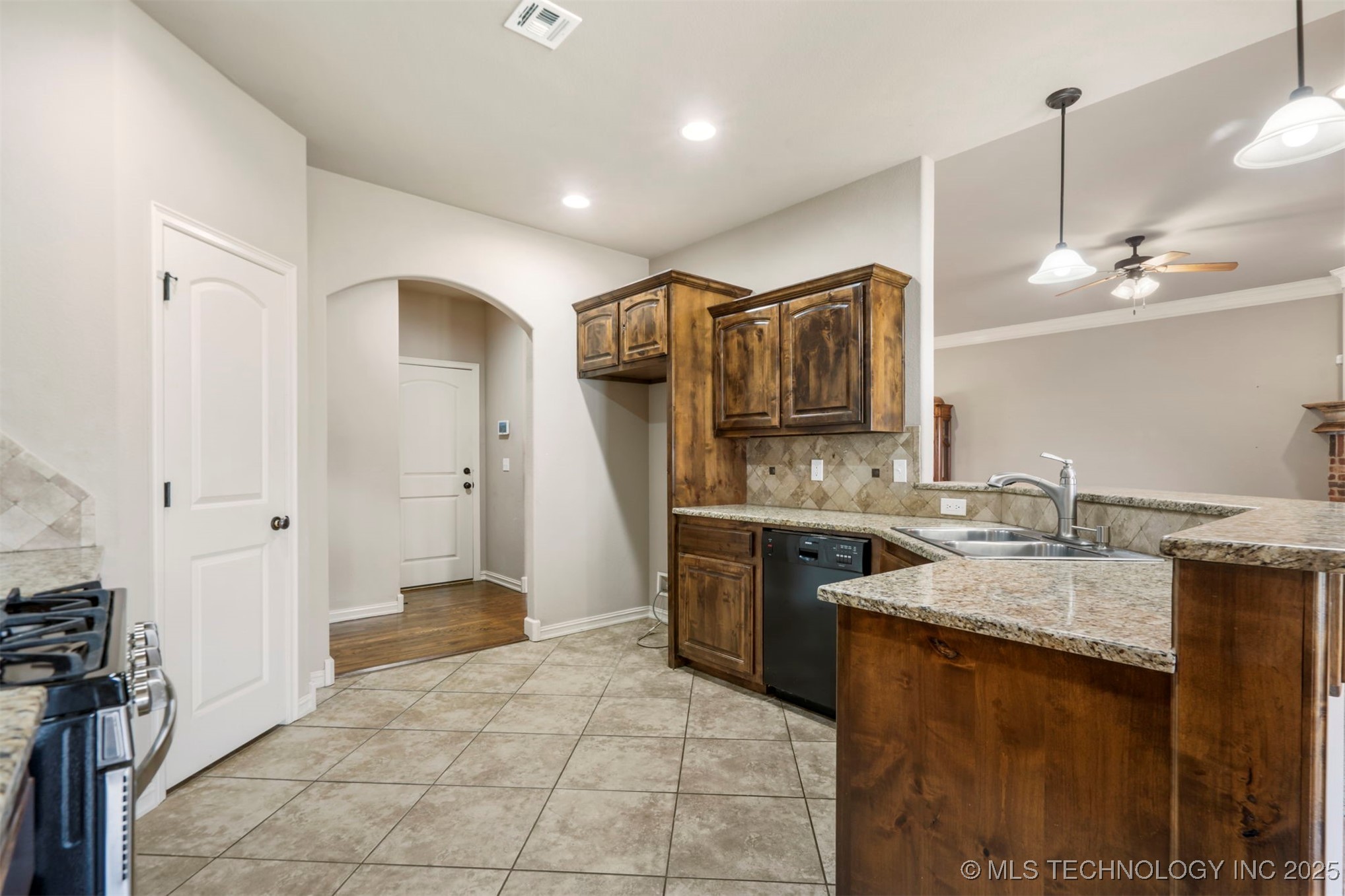 9408 N 96th East Avenue Property Photo 21