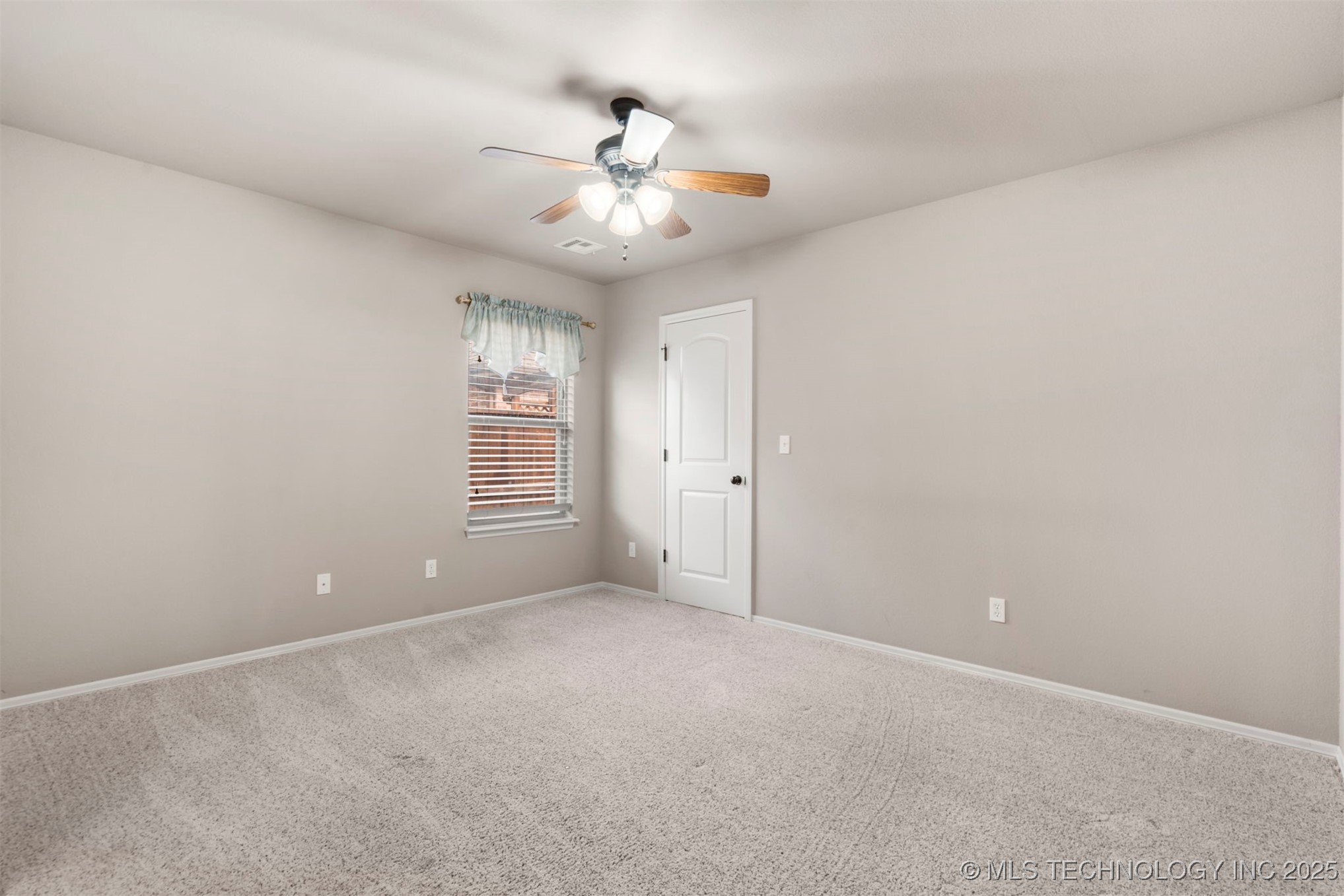 9408 N 96th East Avenue Property Photo 28