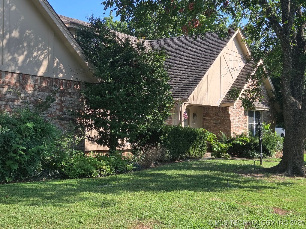 6307 S 72nd East Avenue E Property Photo 1