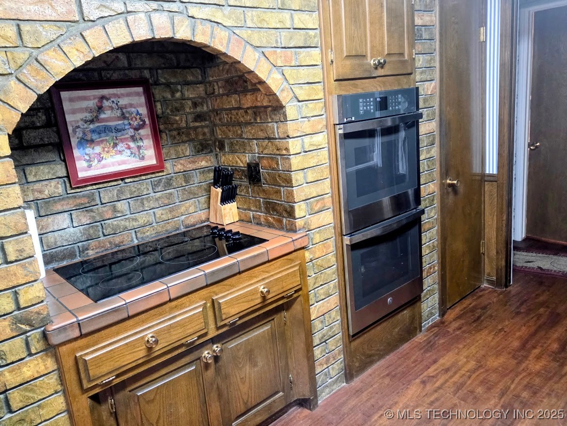 6307 S 72nd East Avenue E Property Photo 9