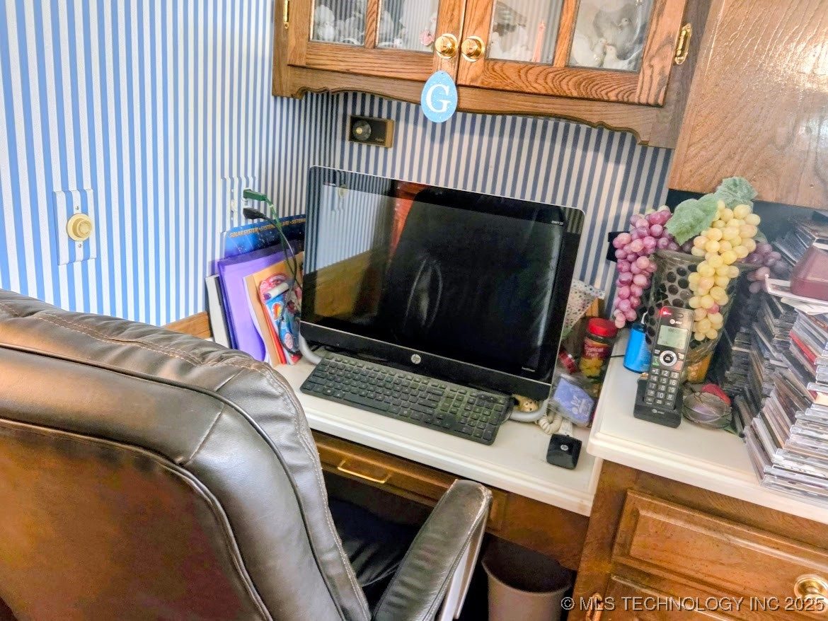 6307 S 72nd East Avenue E Property Photo 11