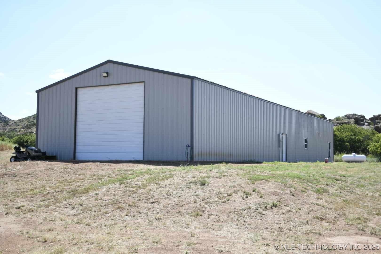 20826 E County Road 1470 Property Photo 36