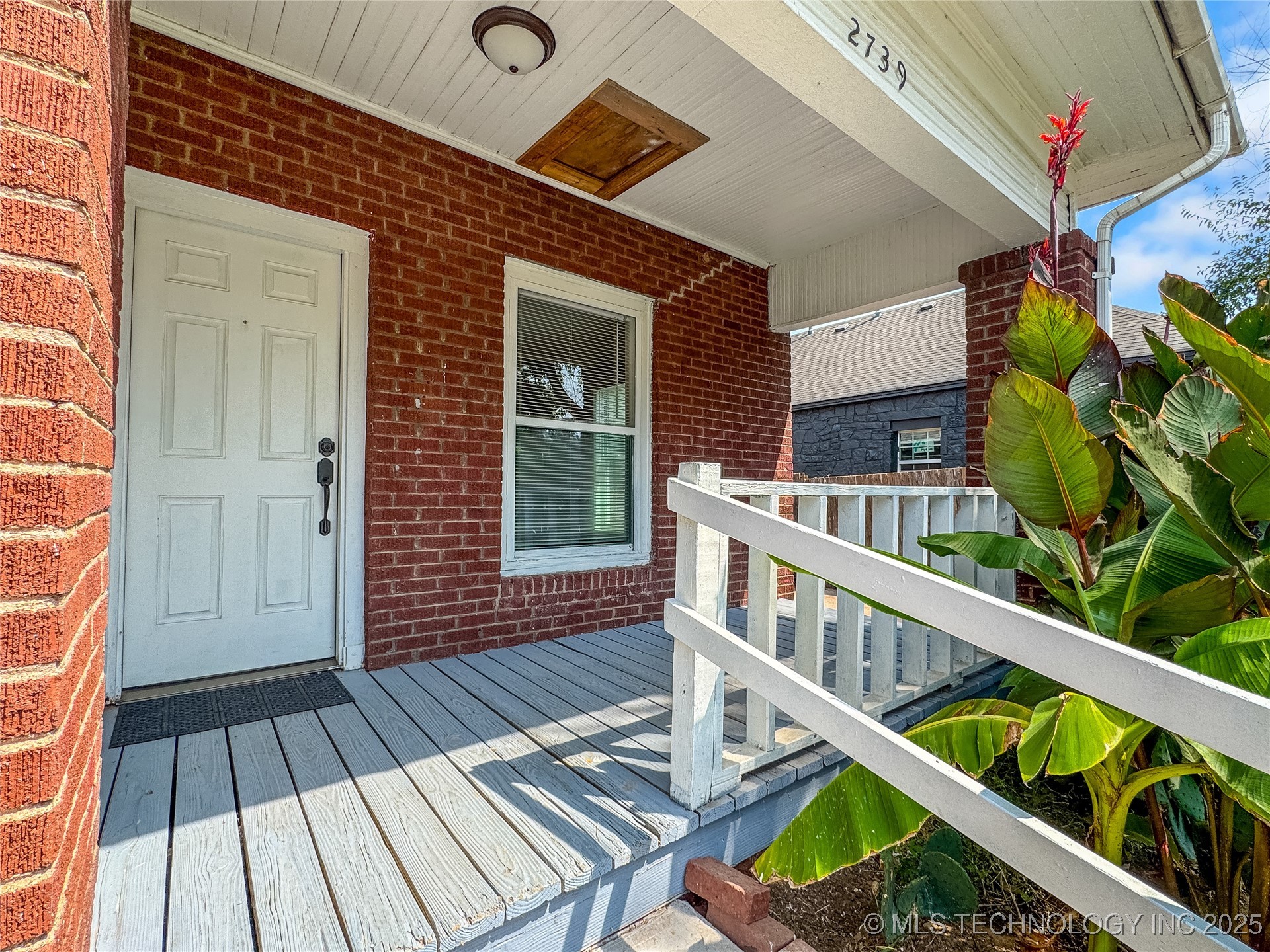 2739 W Cameron Street Property Photo 2