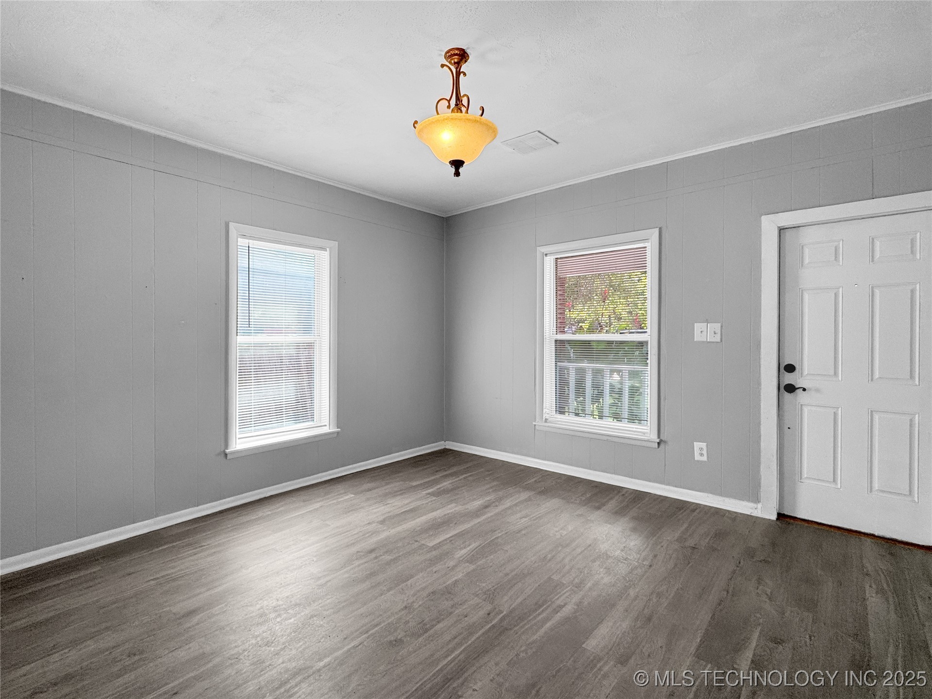 2739 W Cameron Street Property Photo 4