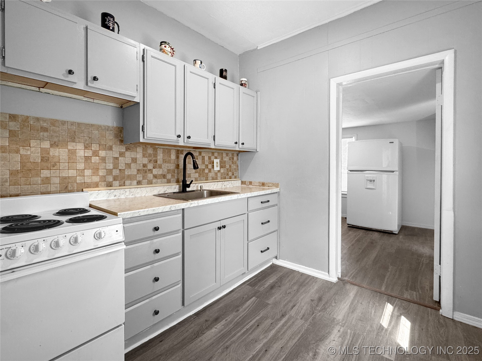 2739 W Cameron Street Property Photo 11