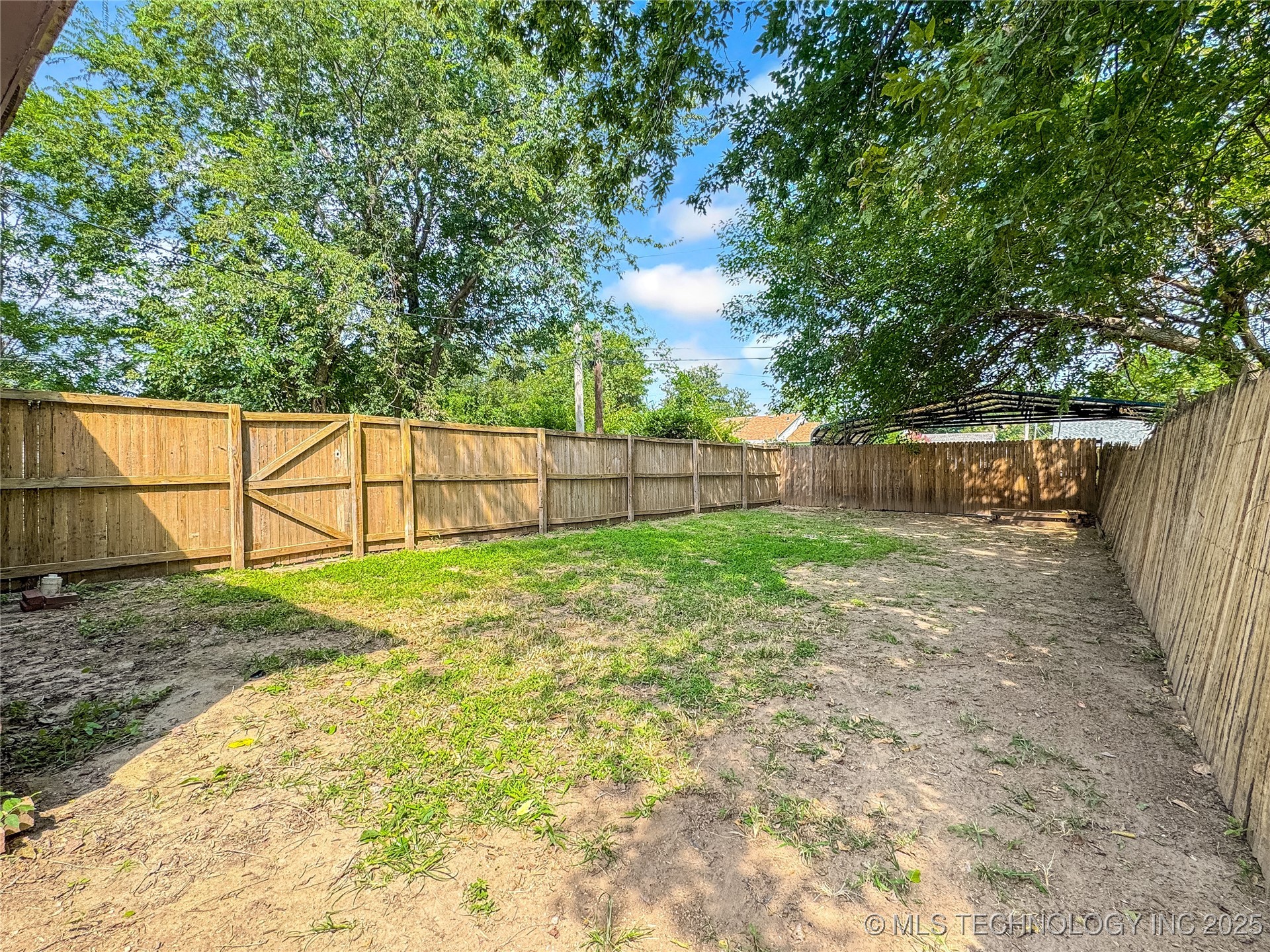 2739 W Cameron Street Property Photo 15