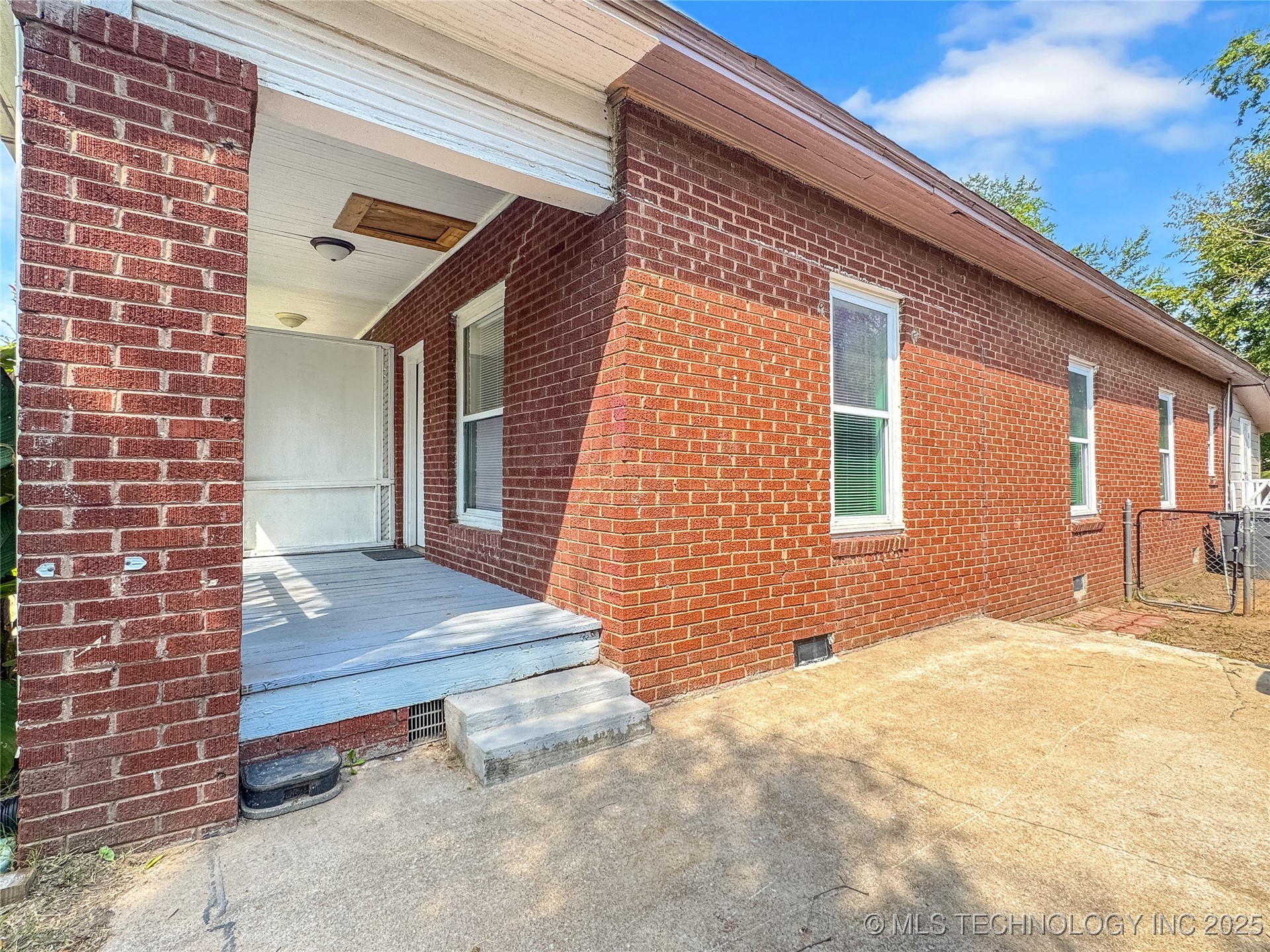 2739 W Cameron Street Property Photo 17