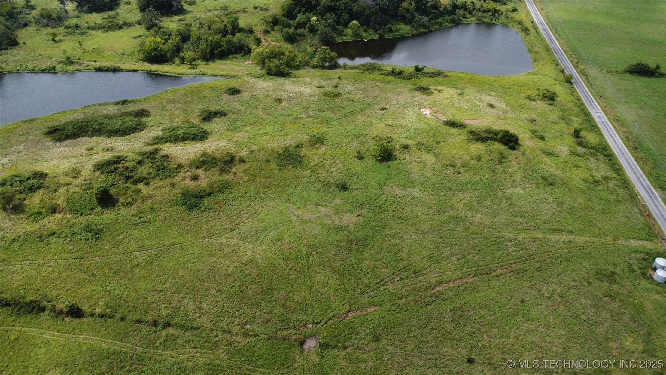 0000 E 320 Road Property Photo 4