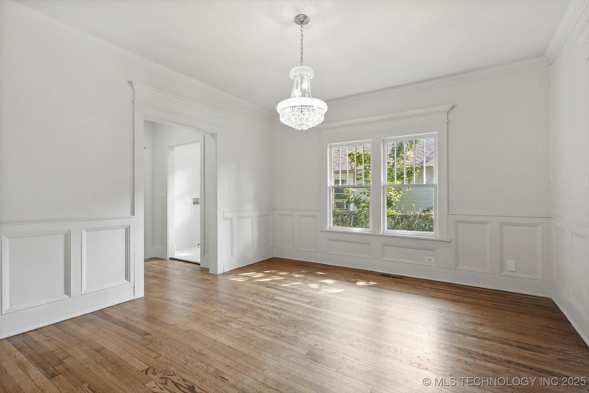 2617 E 10th Street Property Photo 9