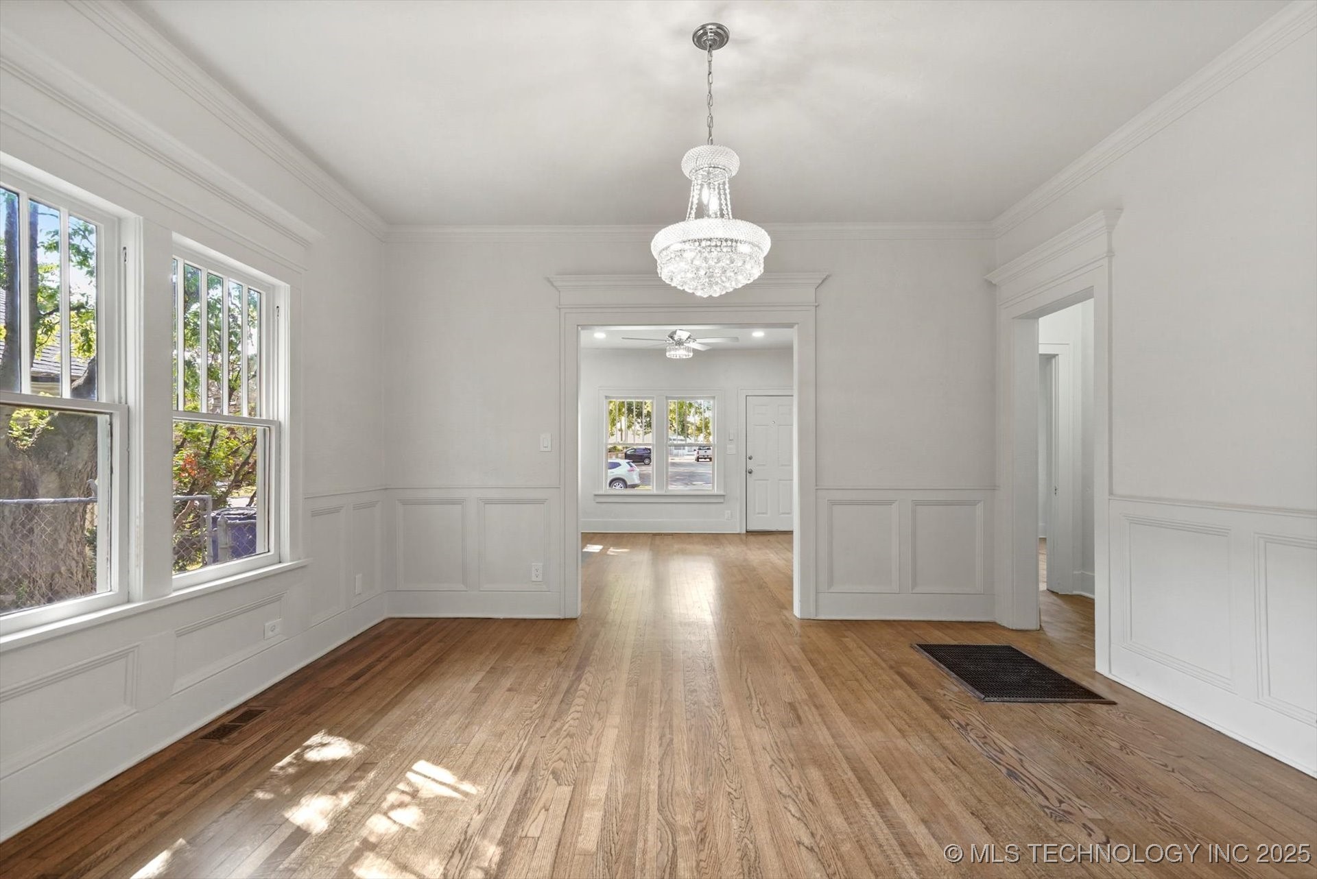 2617 E 10th Street Property Photo 10