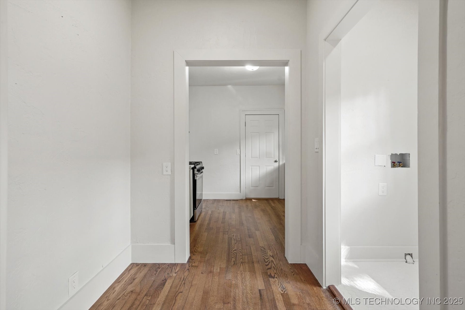 2617 E 10th Street Property Photo 11