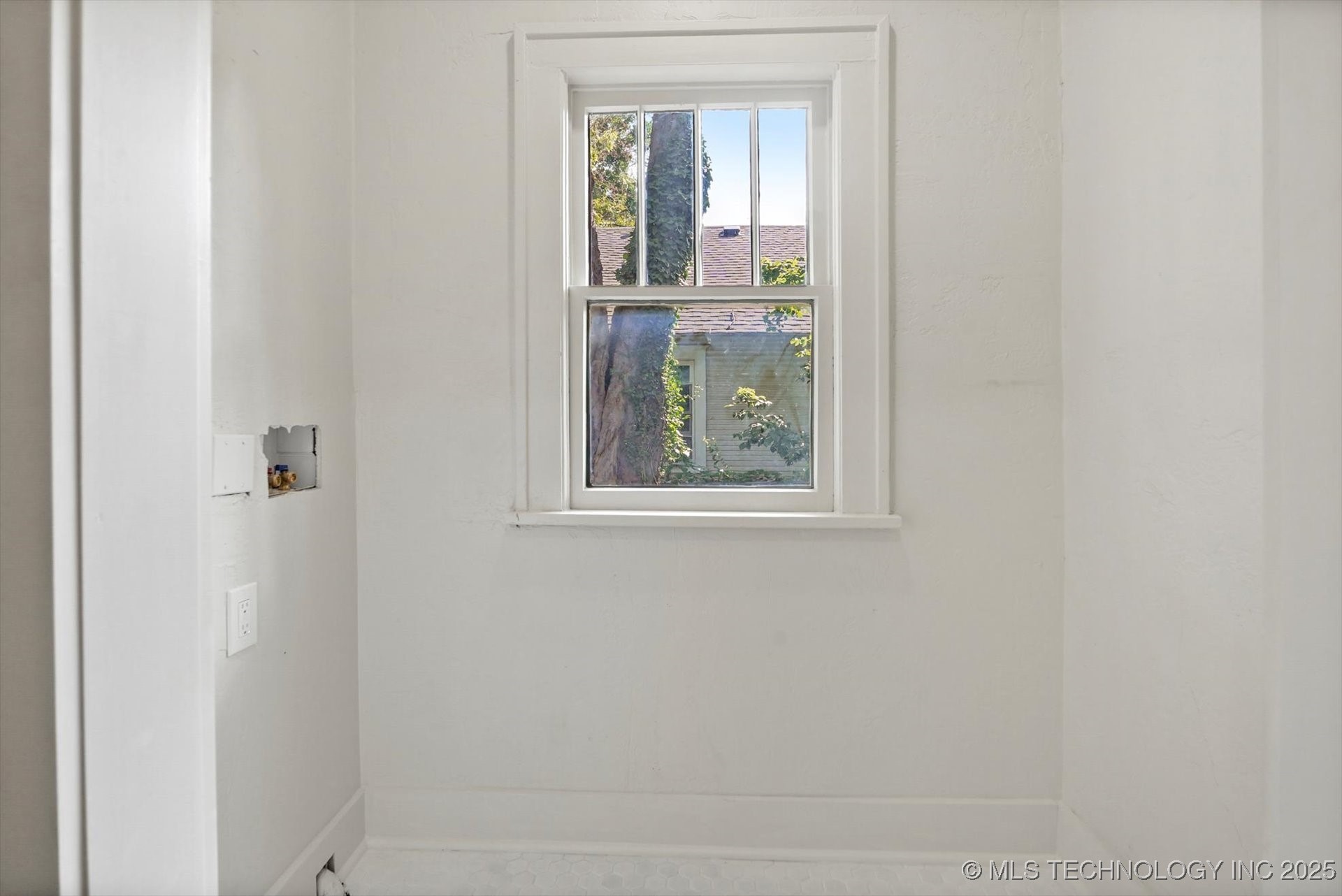 2617 E 10th Street Property Photo 12