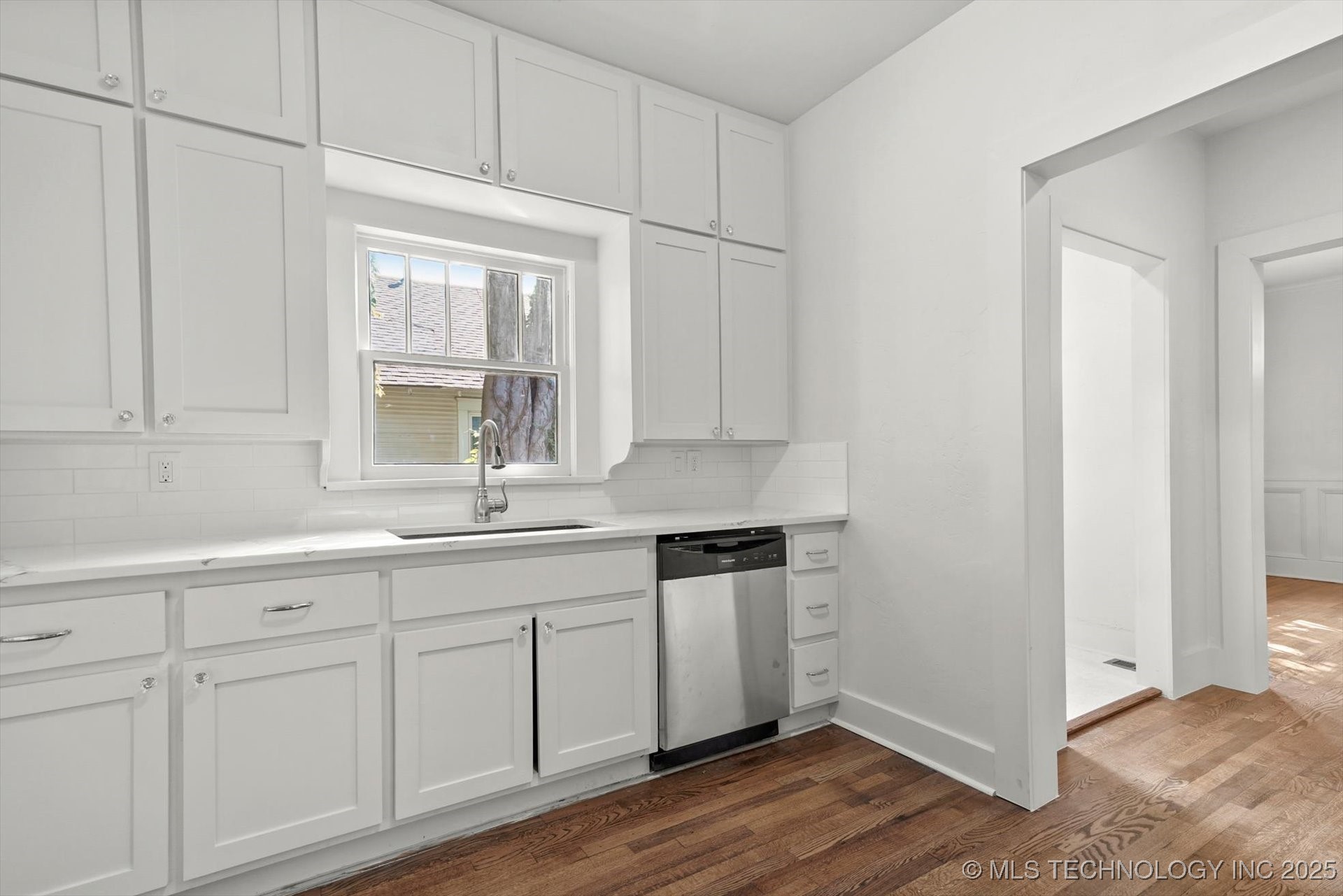 2617 E 10th Street Property Photo 15