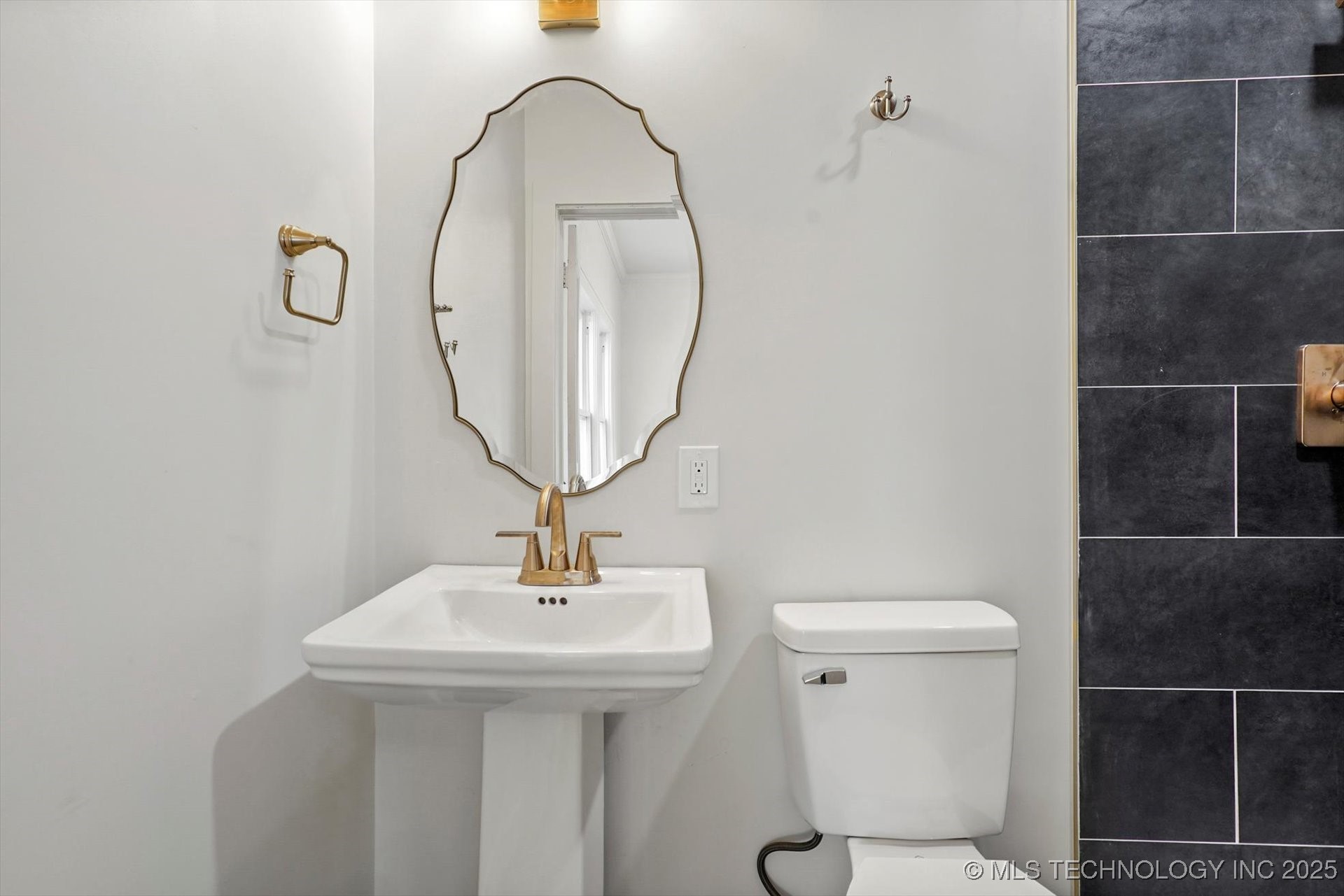 2617 E 10th Street Property Photo 21