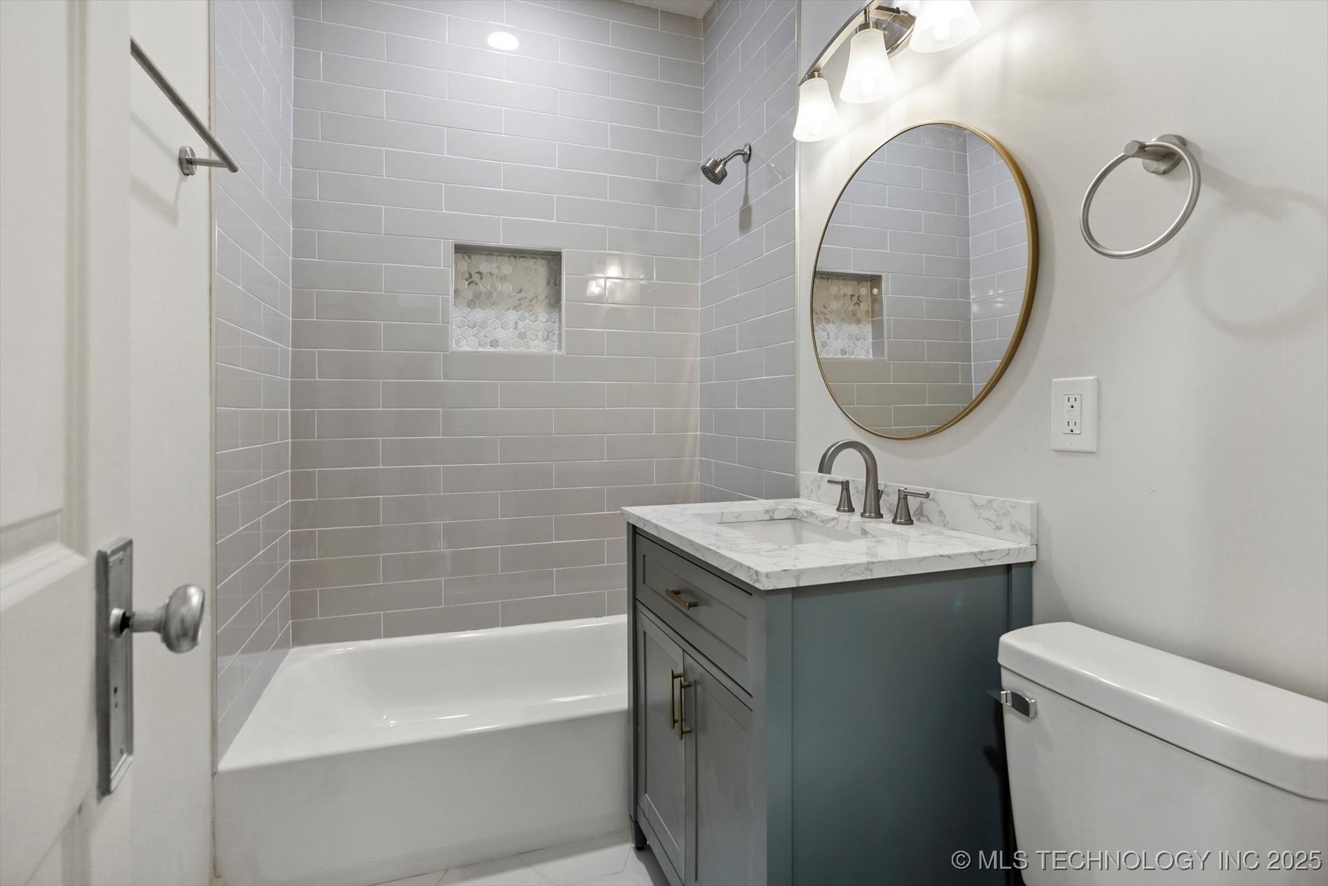 2617 E 10th Street Property Photo 26