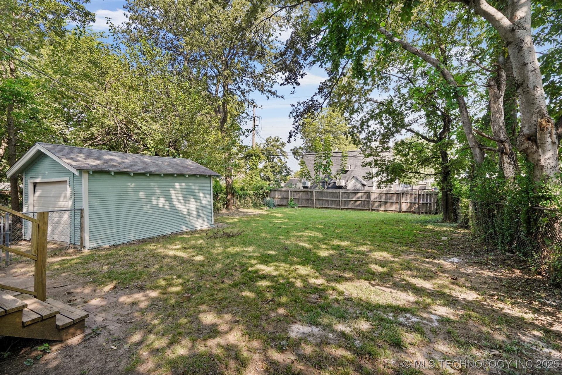 2617 E 10th Street Property Photo 31