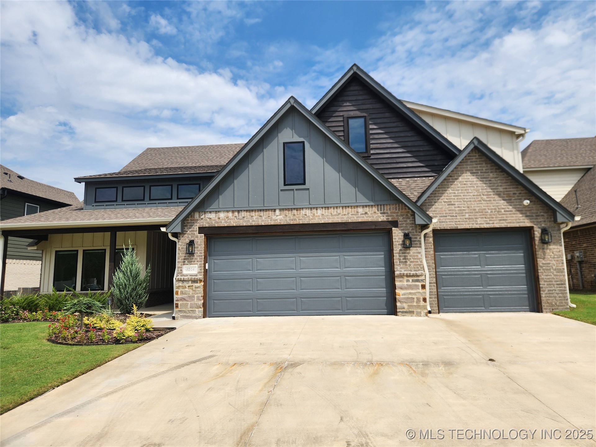 7204 E Oakland Street Property Photo 2