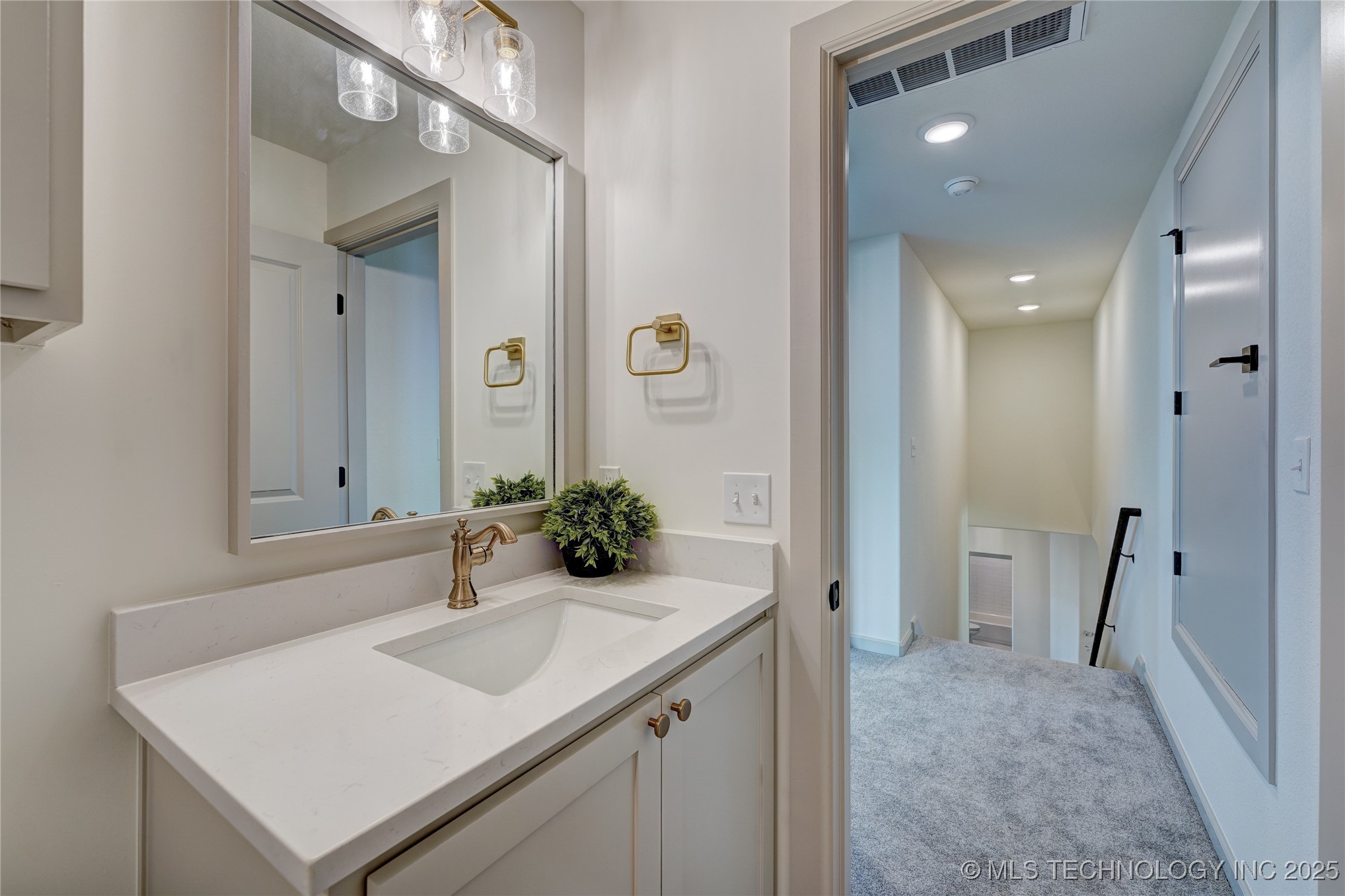 7204 E Oakland Street Property Photo 45