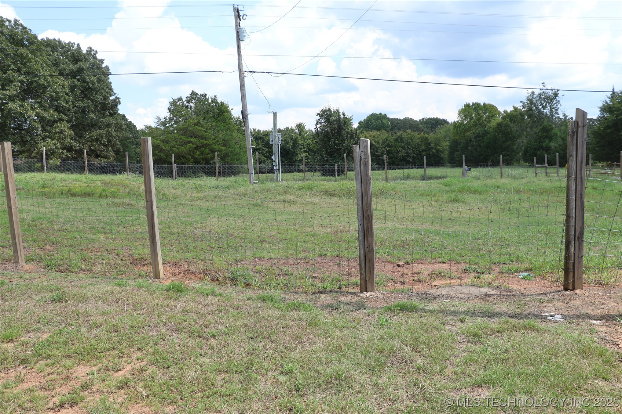 1800 S Gray Street Property Photo 5