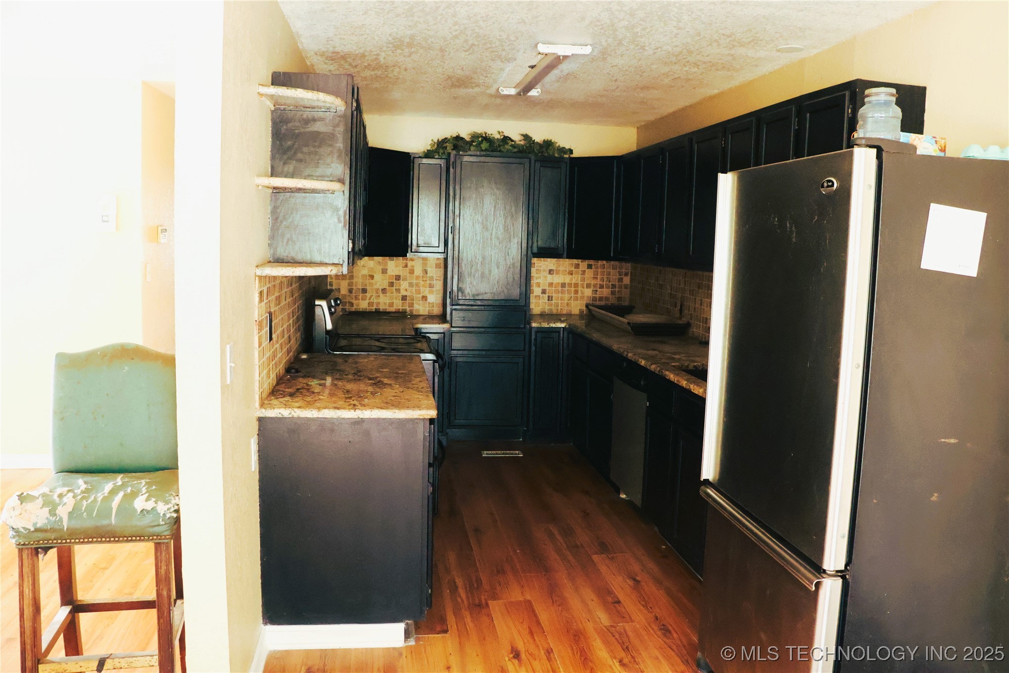 1800 S Gray Street Property Photo 11