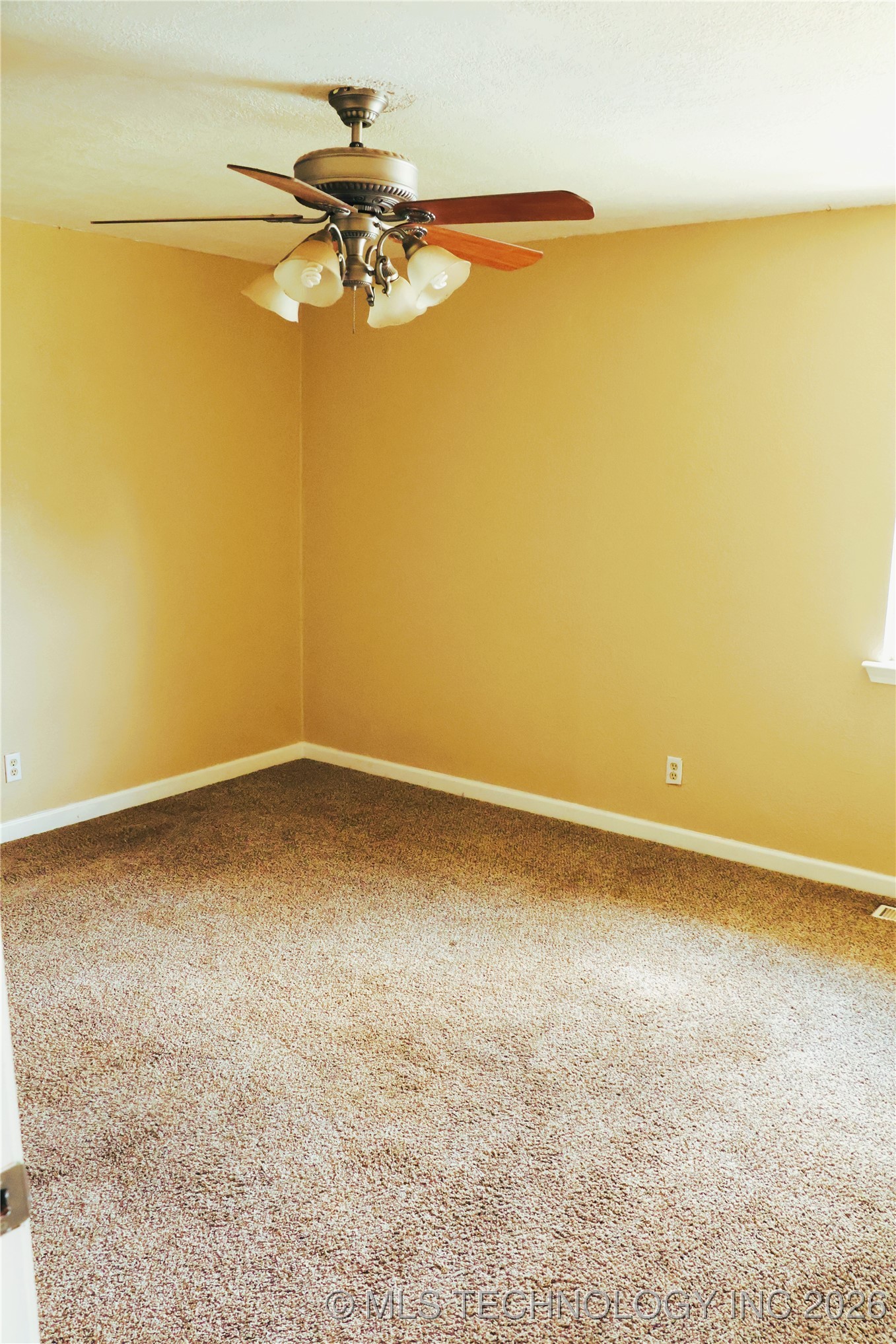 1800 S Gray Street Property Photo 14