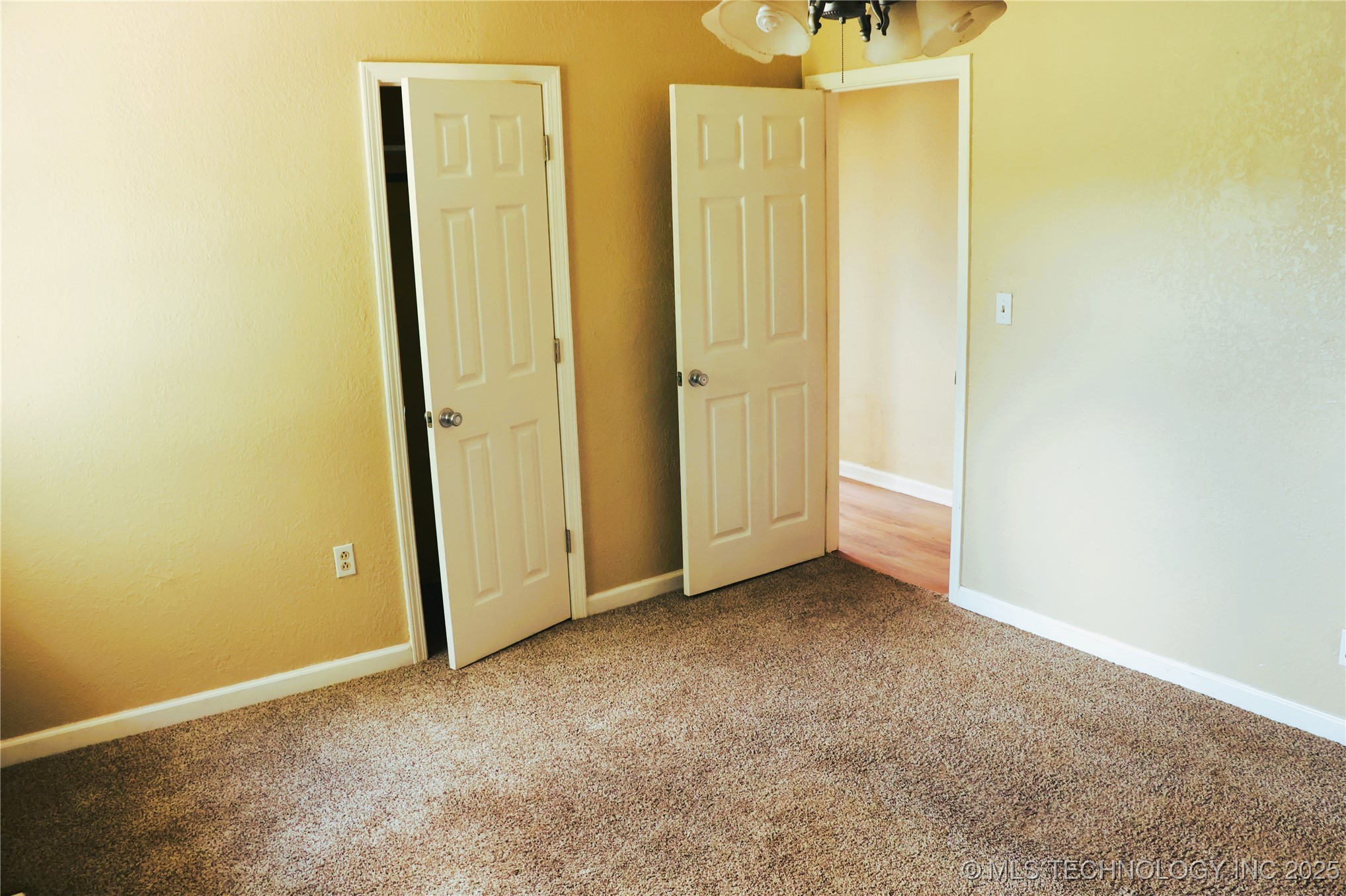 1800 S Gray Street Property Photo 15