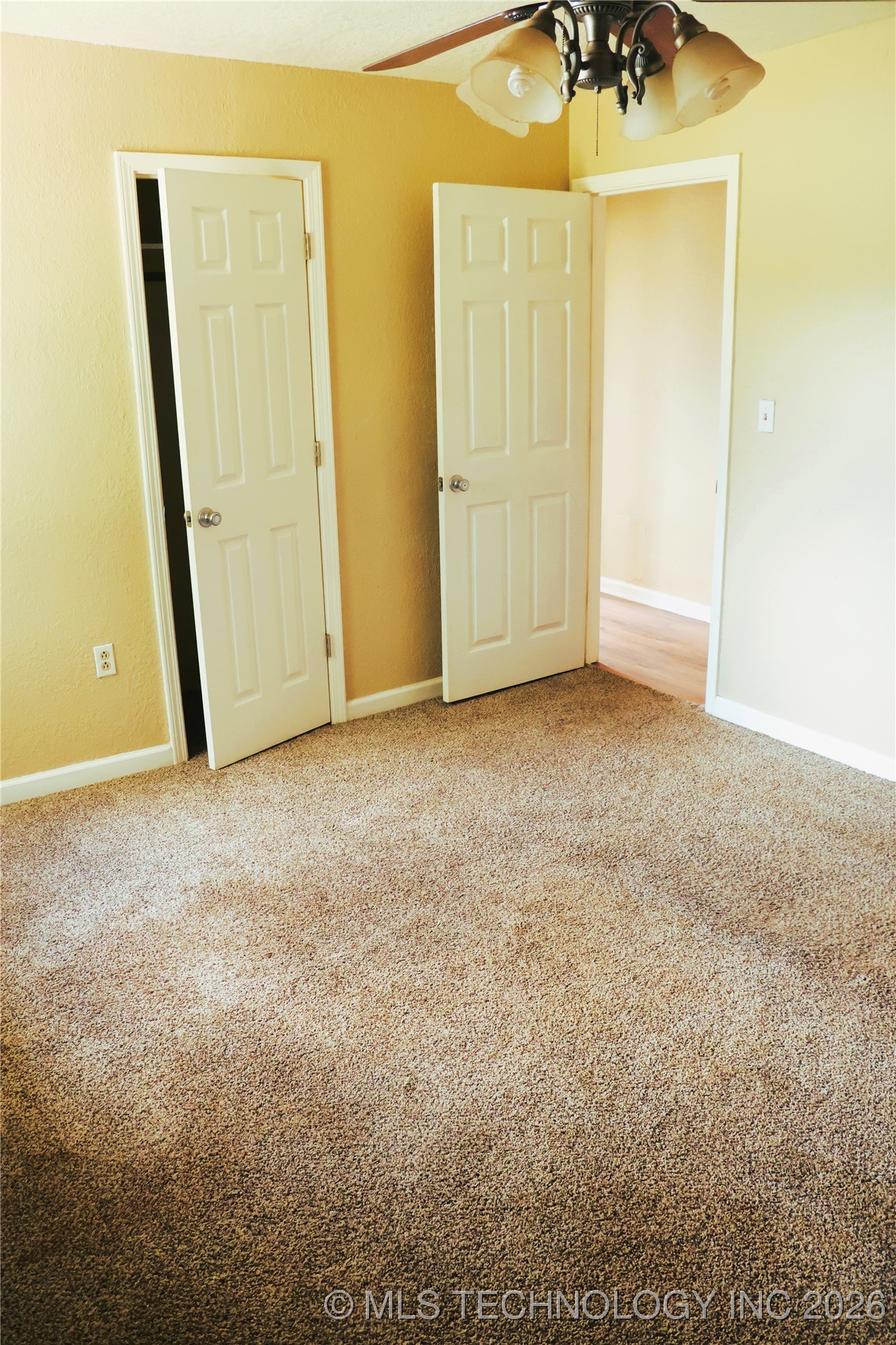 1800 S Gray Street Property Photo 16