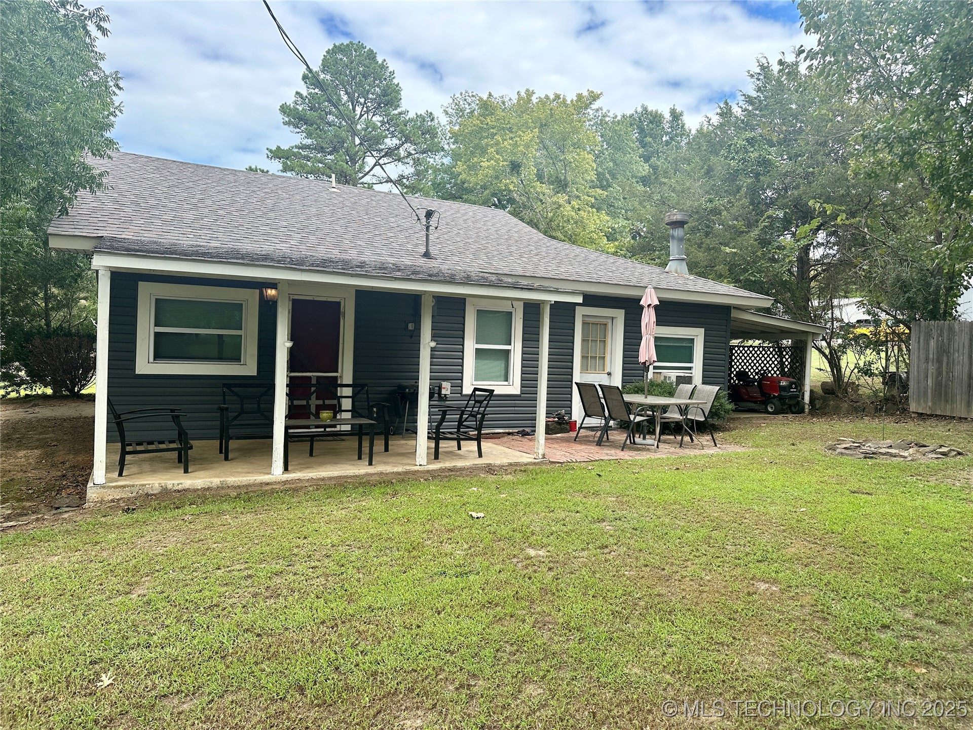 419036 E 1144 Road Property Photo 1