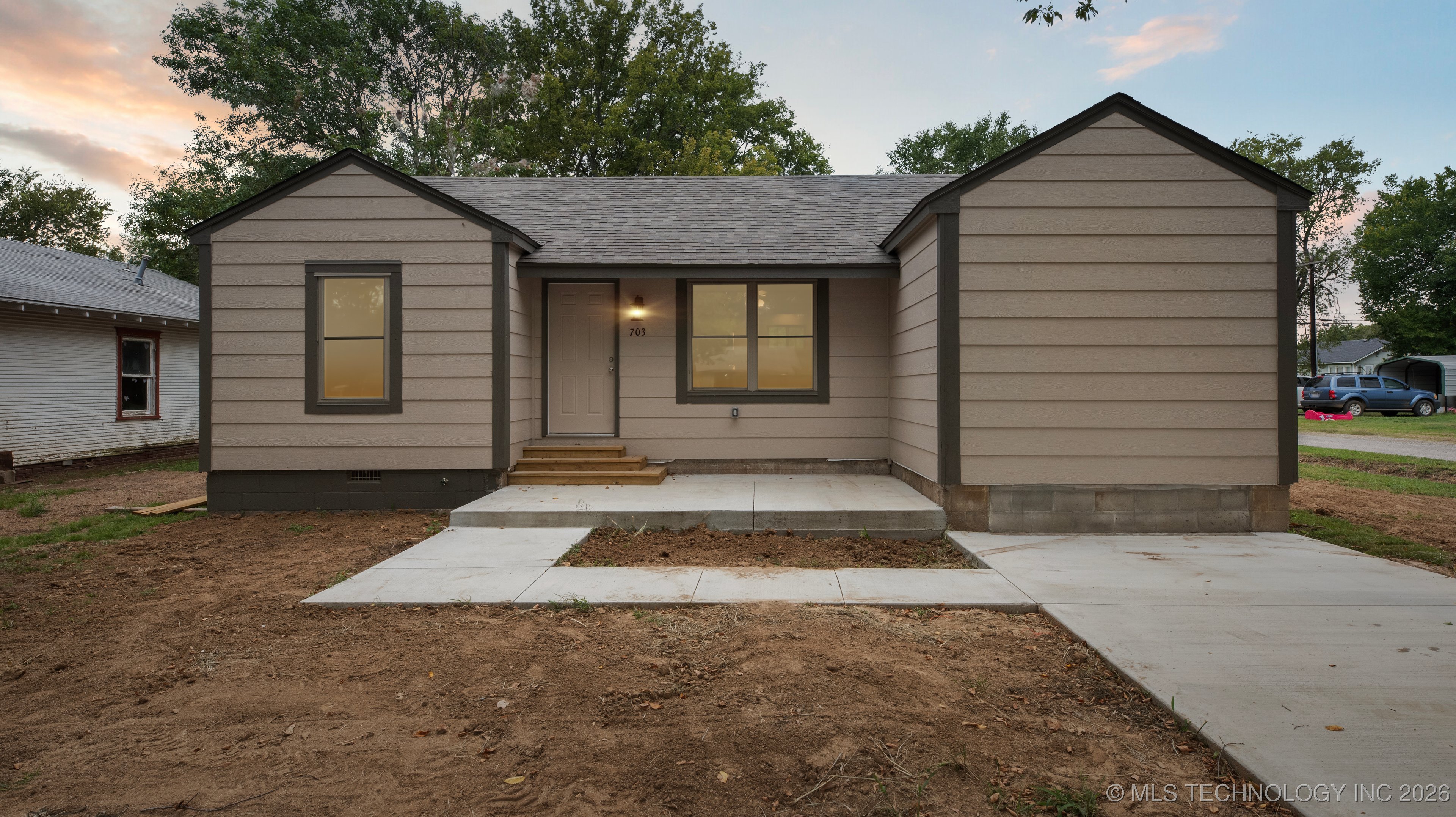 703 S Wood Avenue Property Photo 1