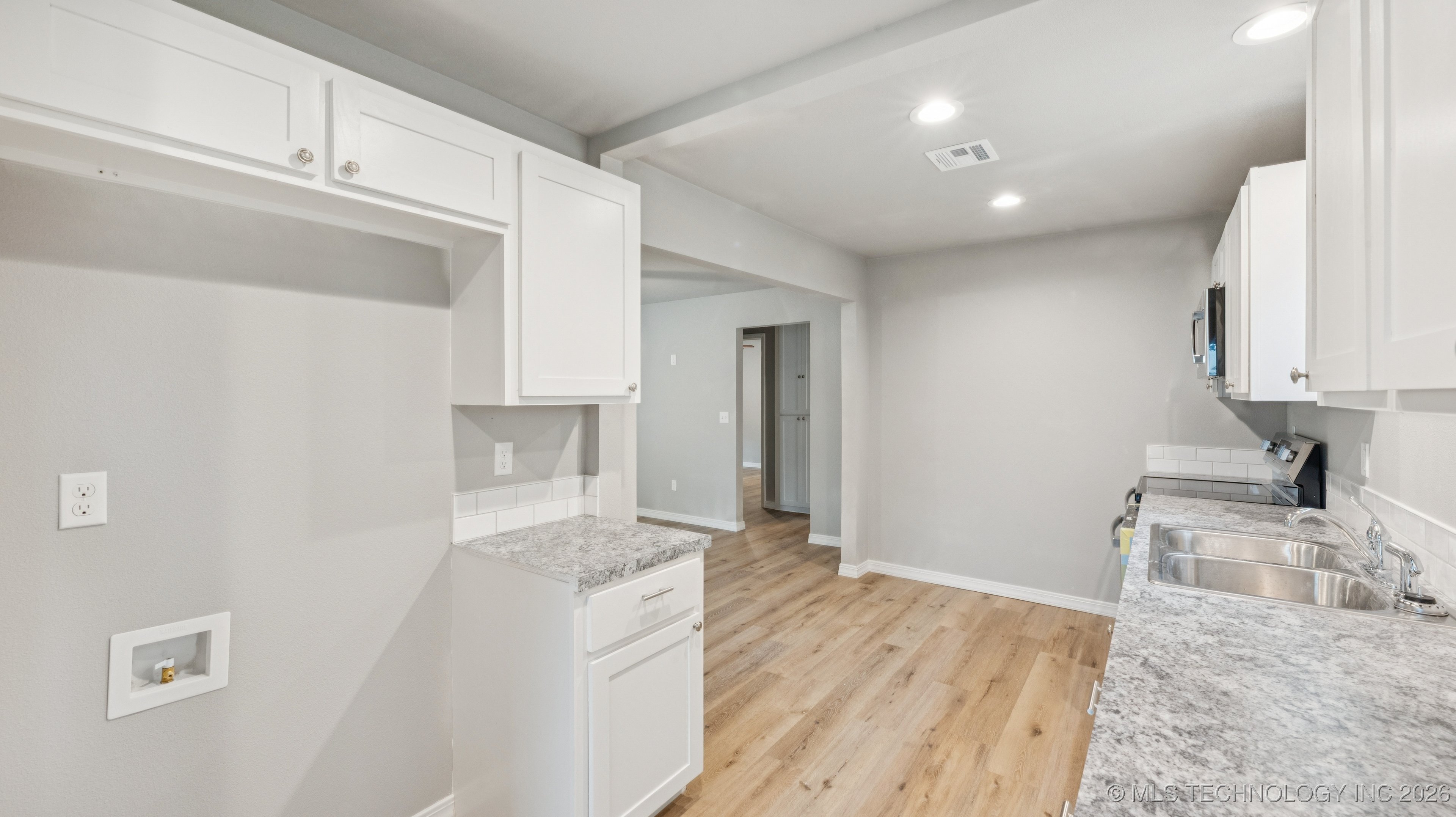 703 S Wood Avenue Property Photo 7