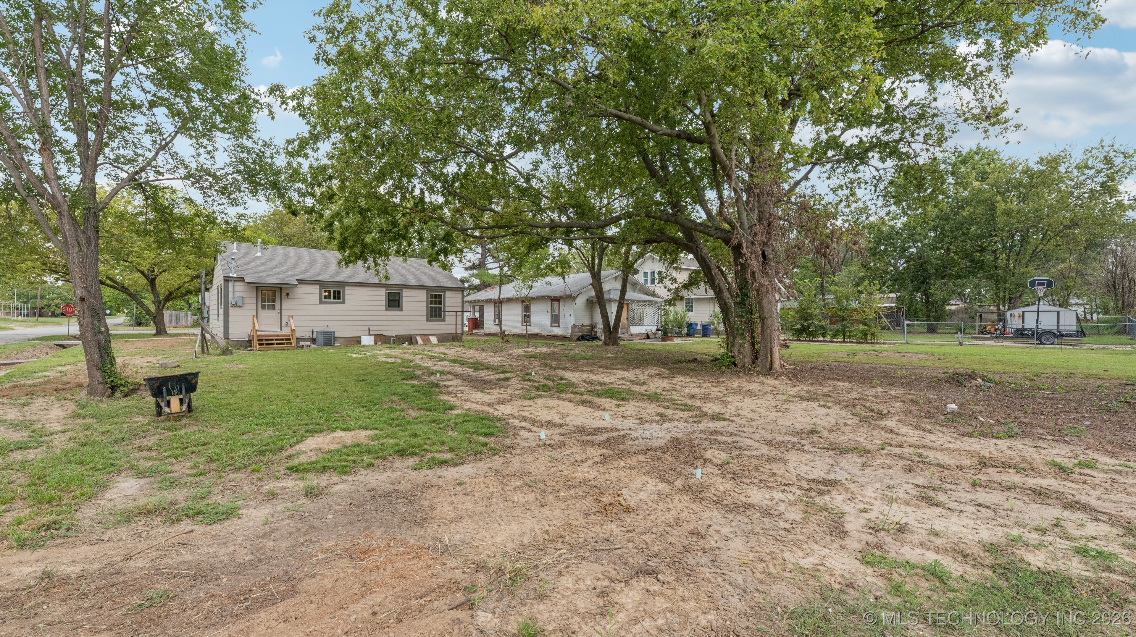 703 S Wood Avenue Property Photo 16