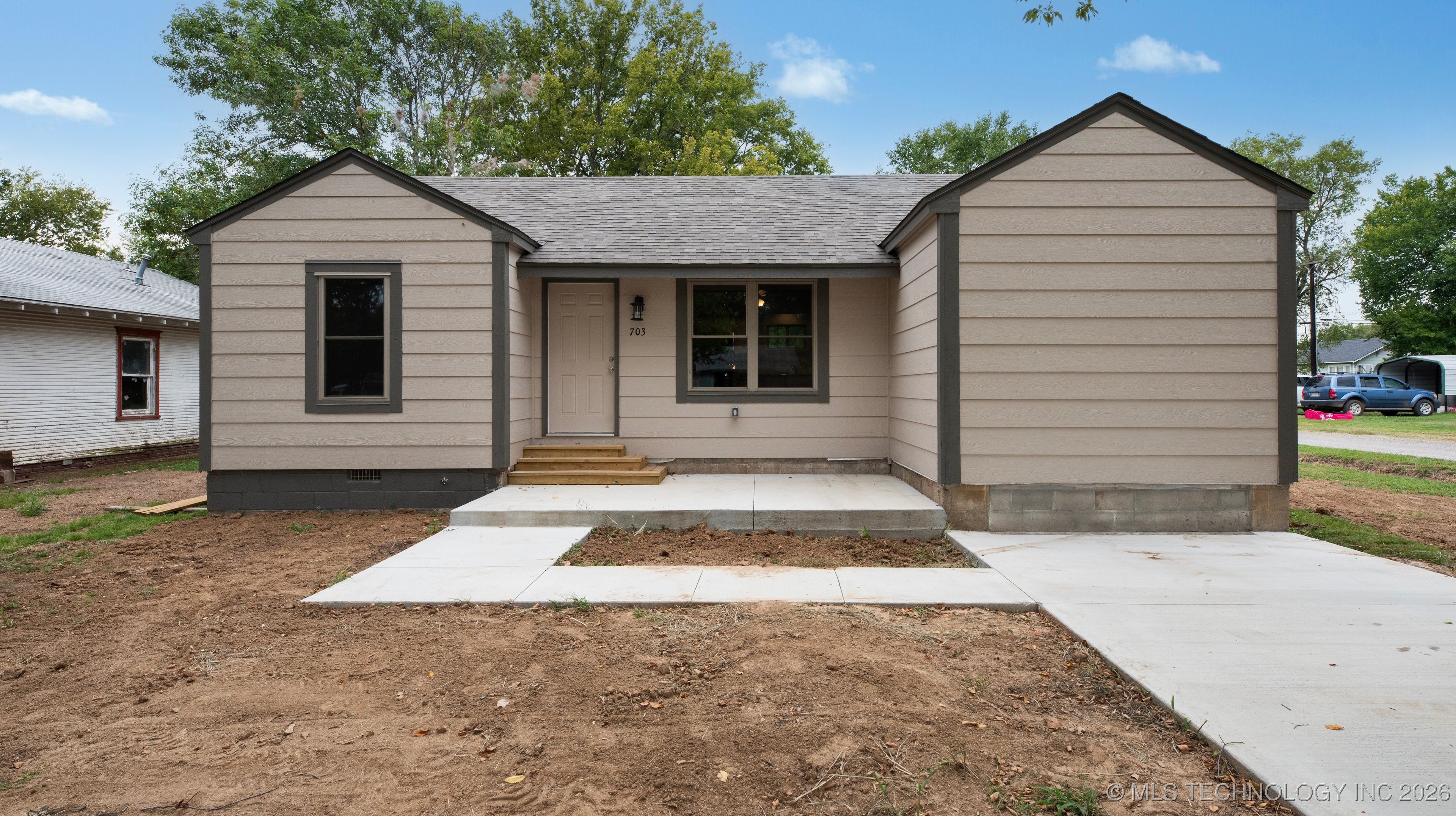 703 S Wood Avenue Property Photo 17