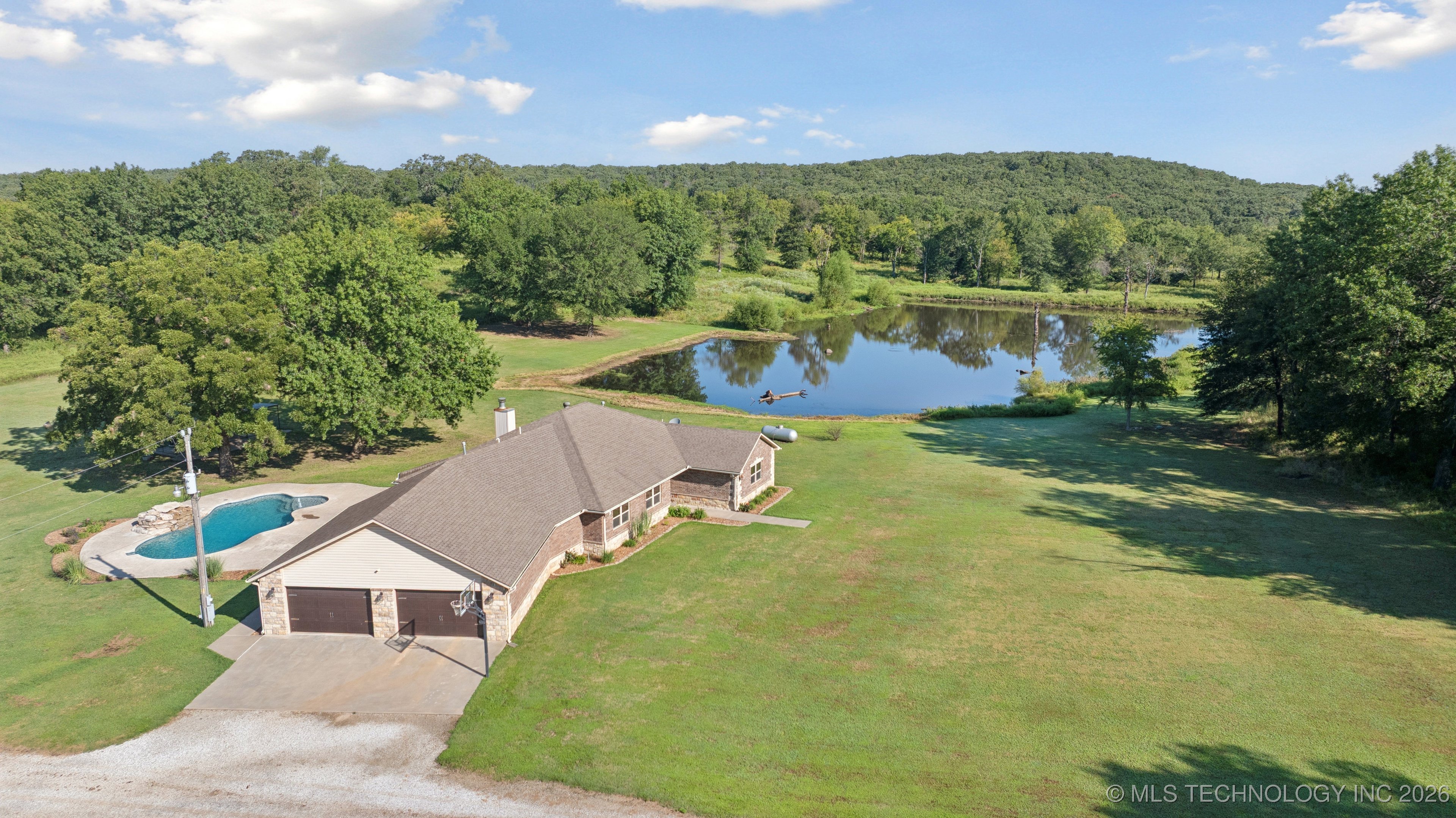 20319 Grayson Road Property Photo 1