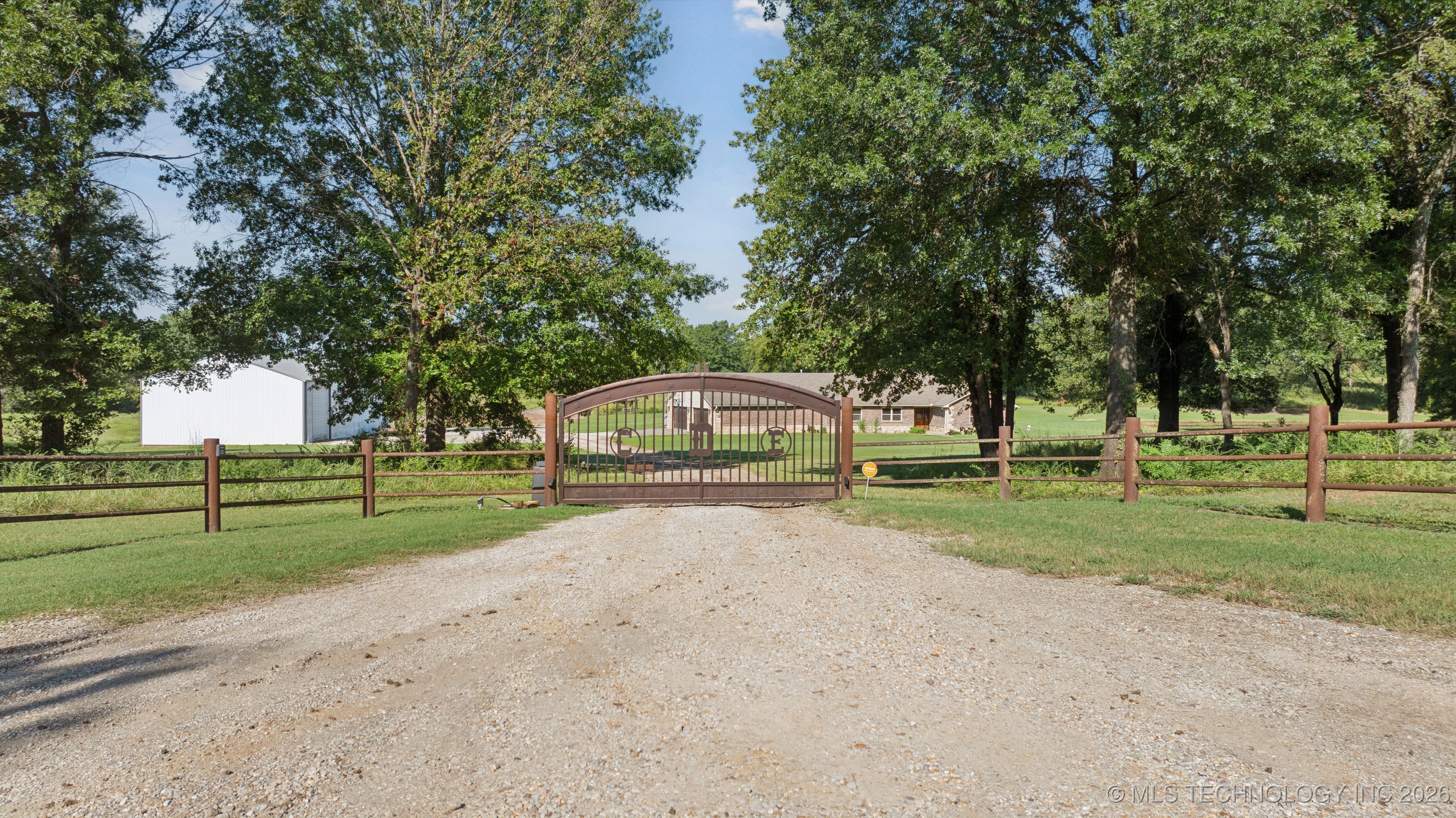 20319 Grayson Road Property Photo 8