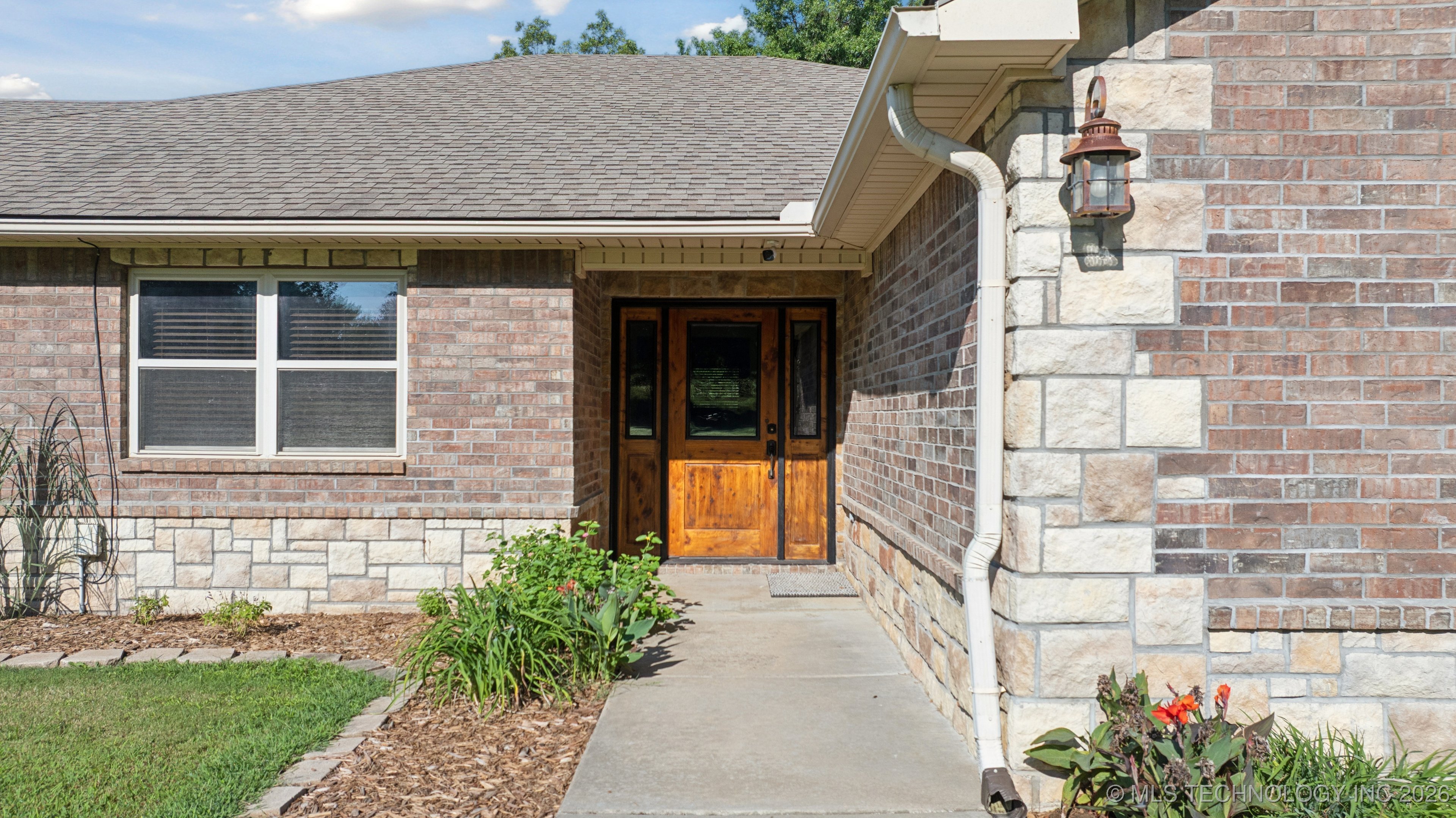 20319 Grayson Road Property Photo 14