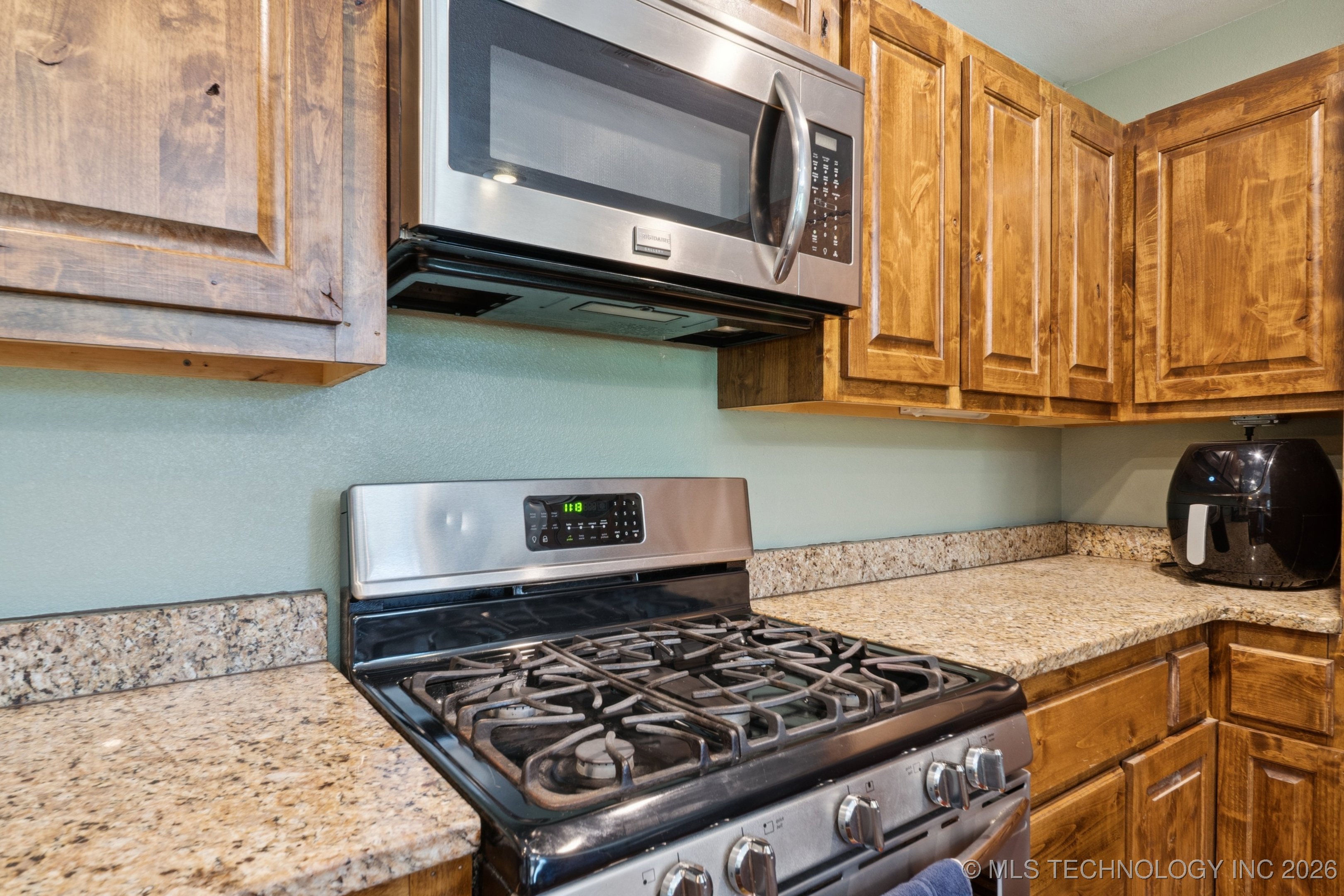 20319 Grayson Road Property Photo 25