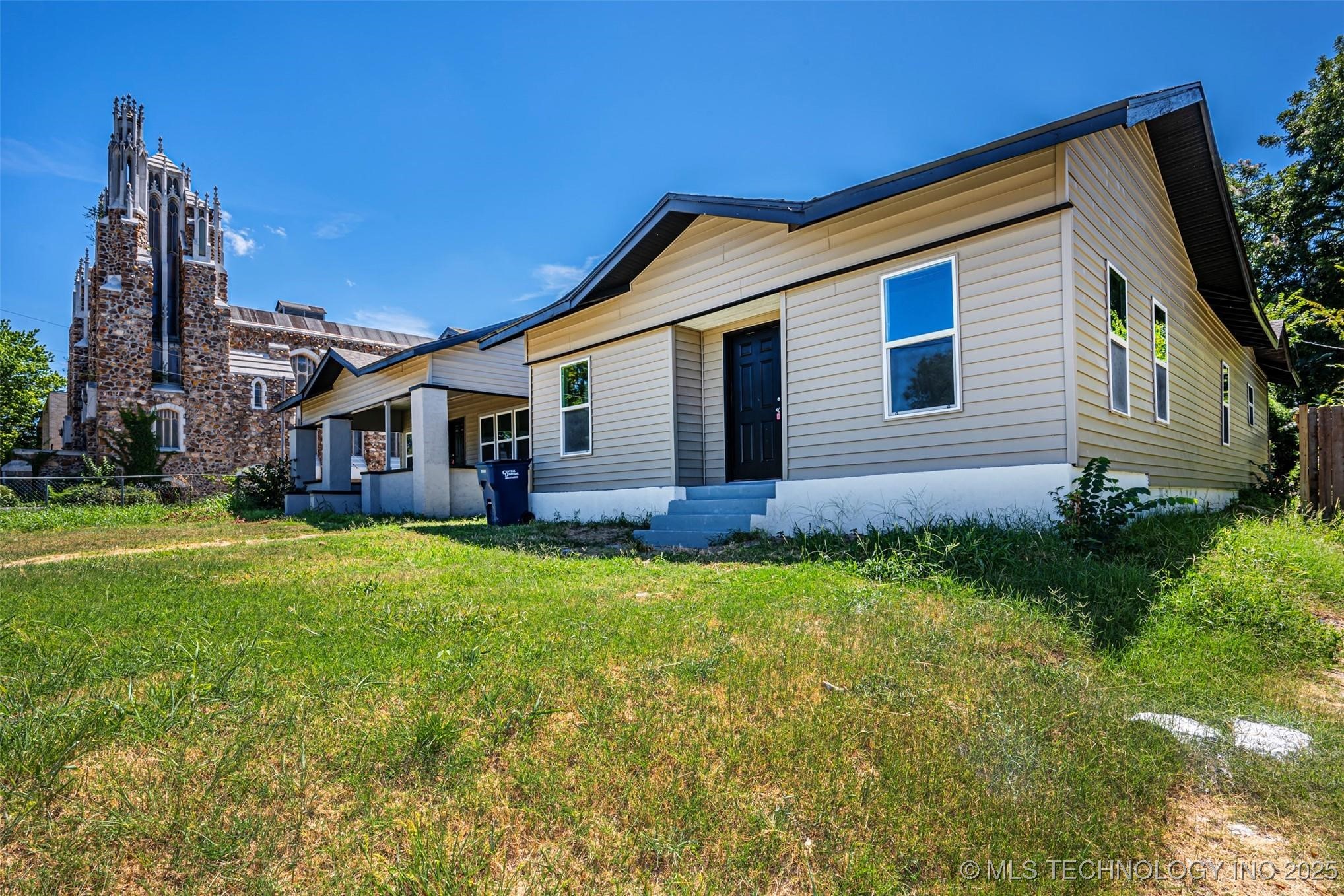 1015 E Main Street Property Photo 1