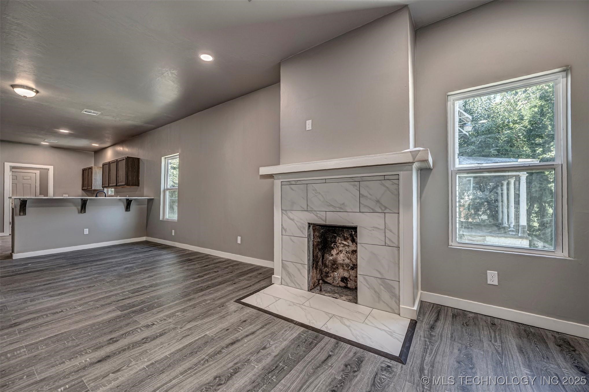 1015 E Main Street Property Photo 10