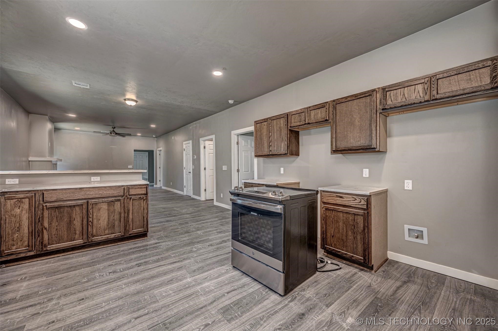 1015 E Main Street Property Photo 12