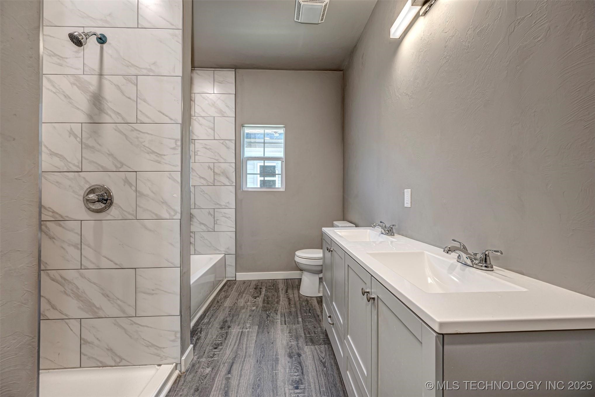 1015 E Main Street Property Photo 17