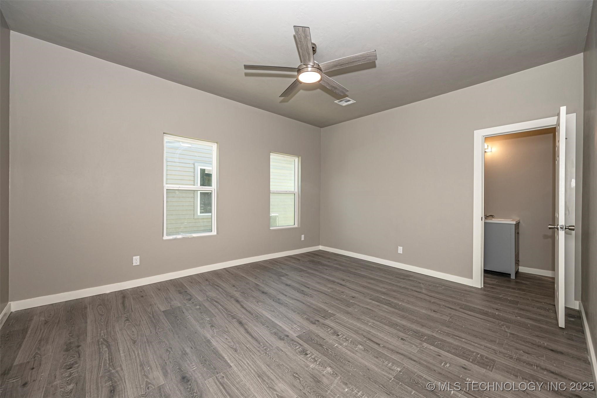 1015 E Main Street Property Photo 21