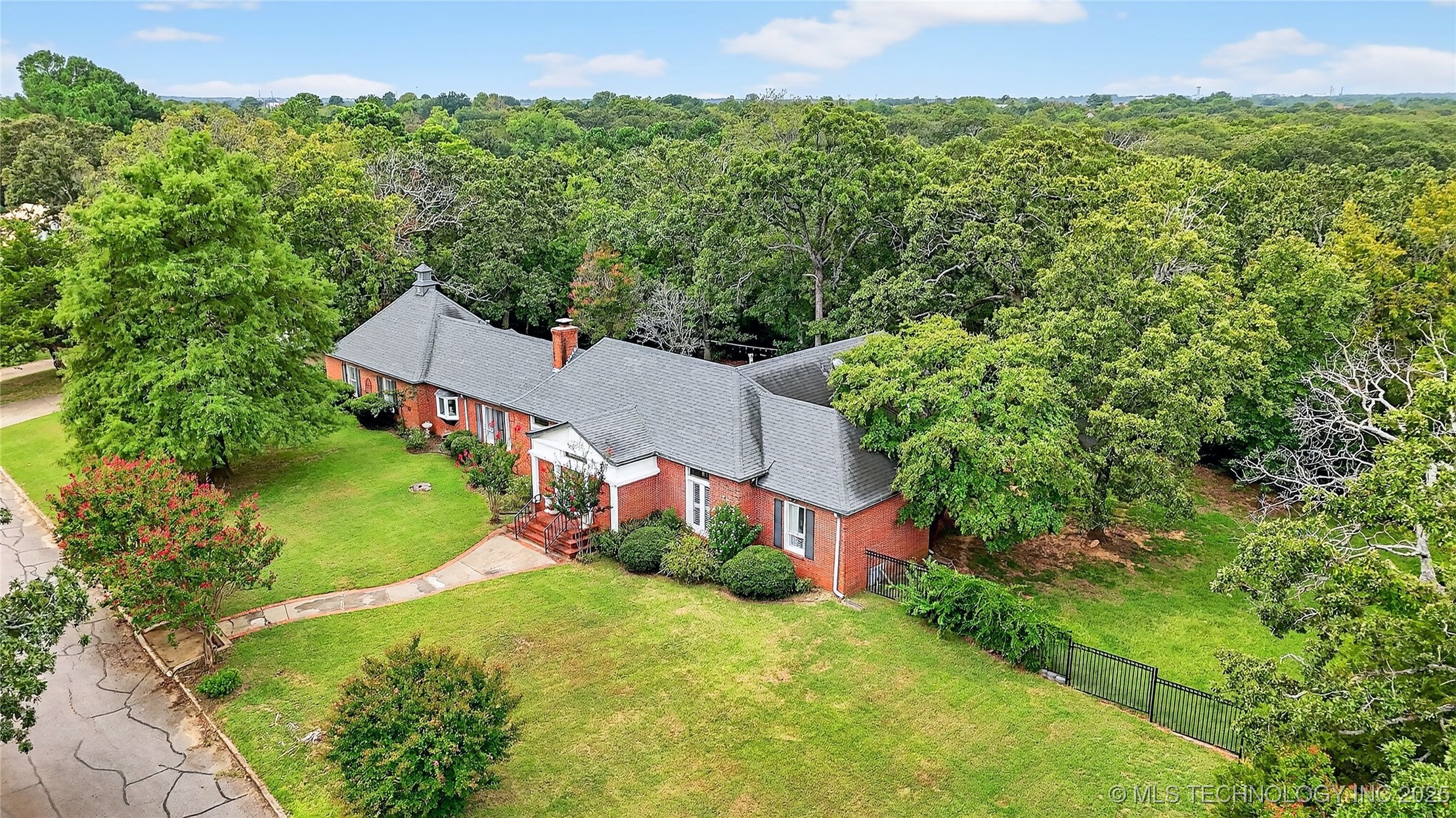 1973 Marie Drive Property Photo 2