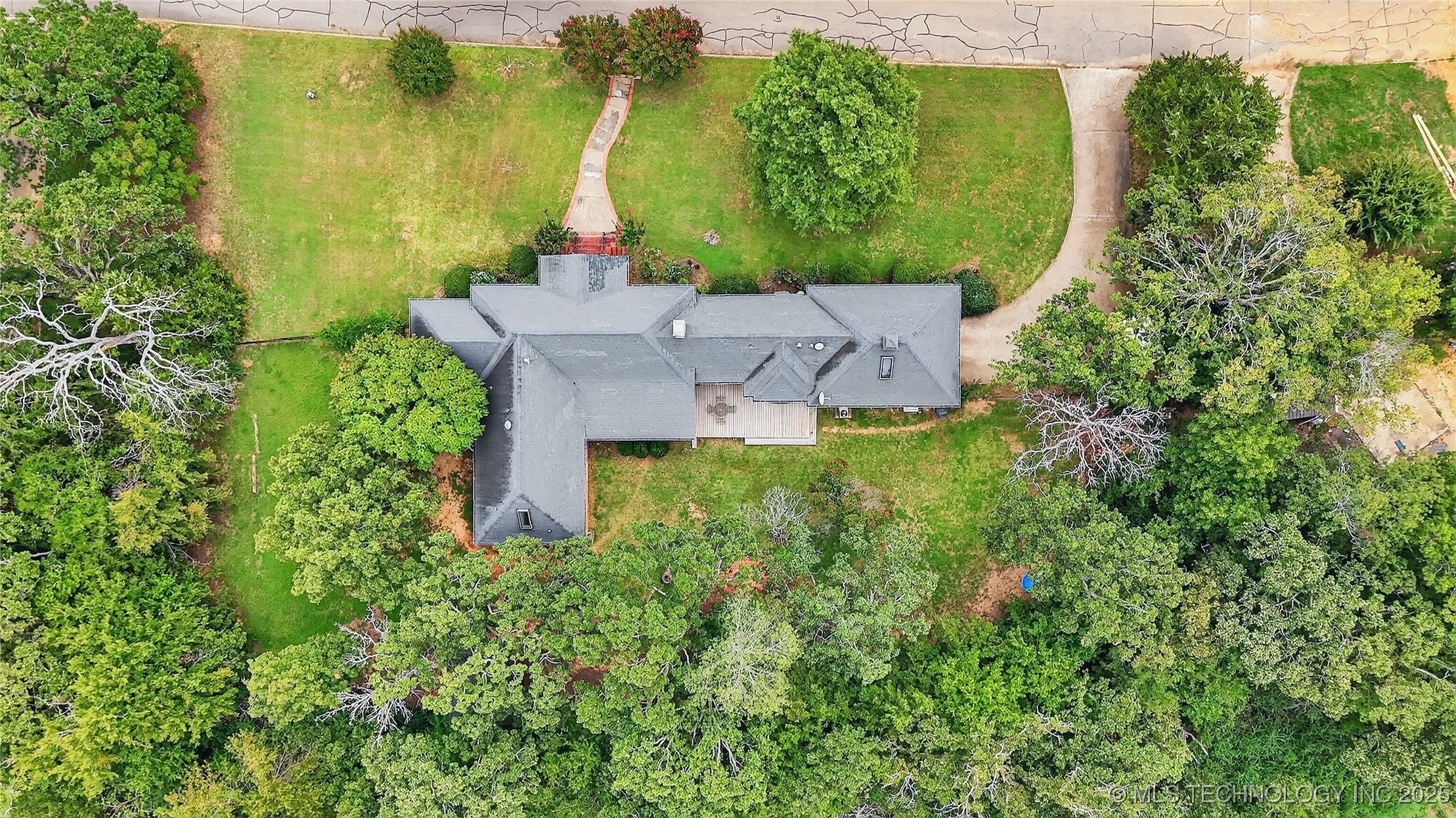 1973 Marie Drive Property Photo 4