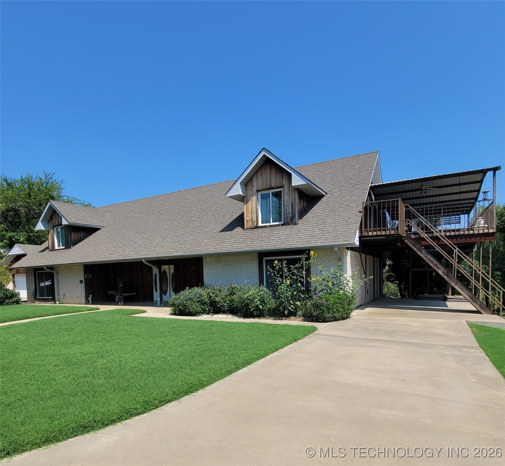 700 N Maytubby Street Property Photo 1