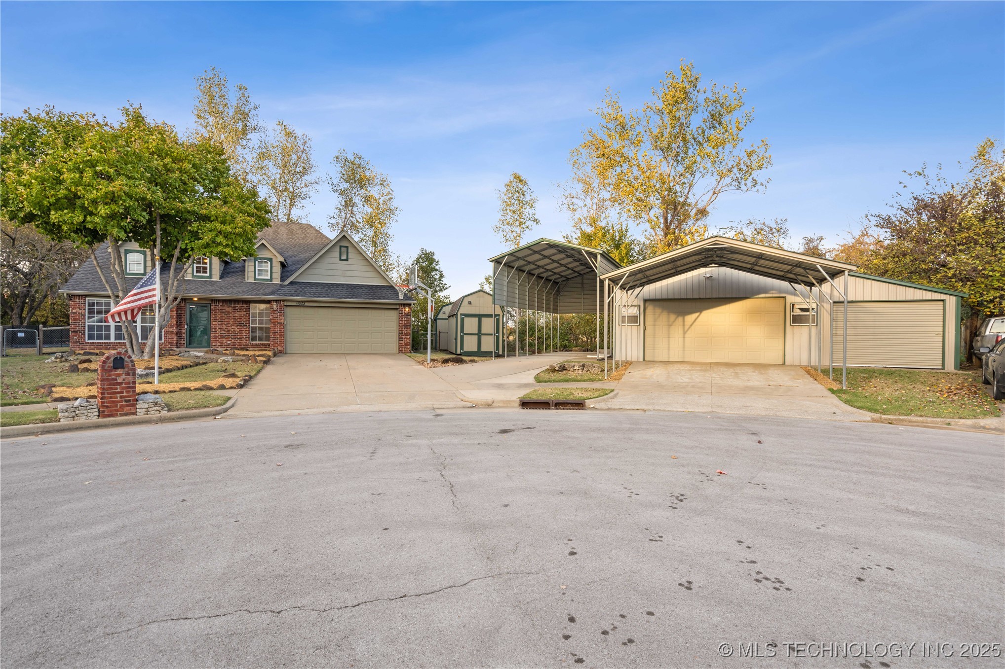 11822 S 268th East Avenue Property Photo 12