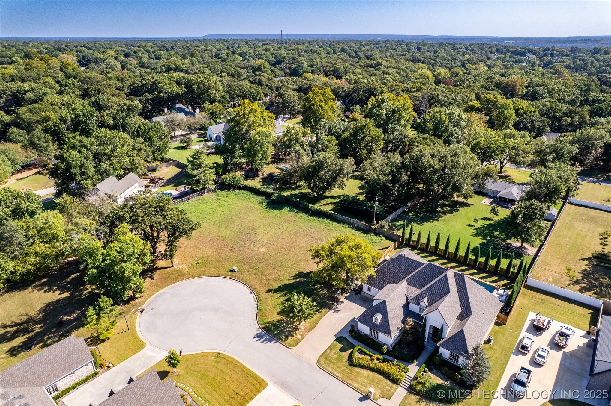 3814 E 103rd Place Property Photo 2